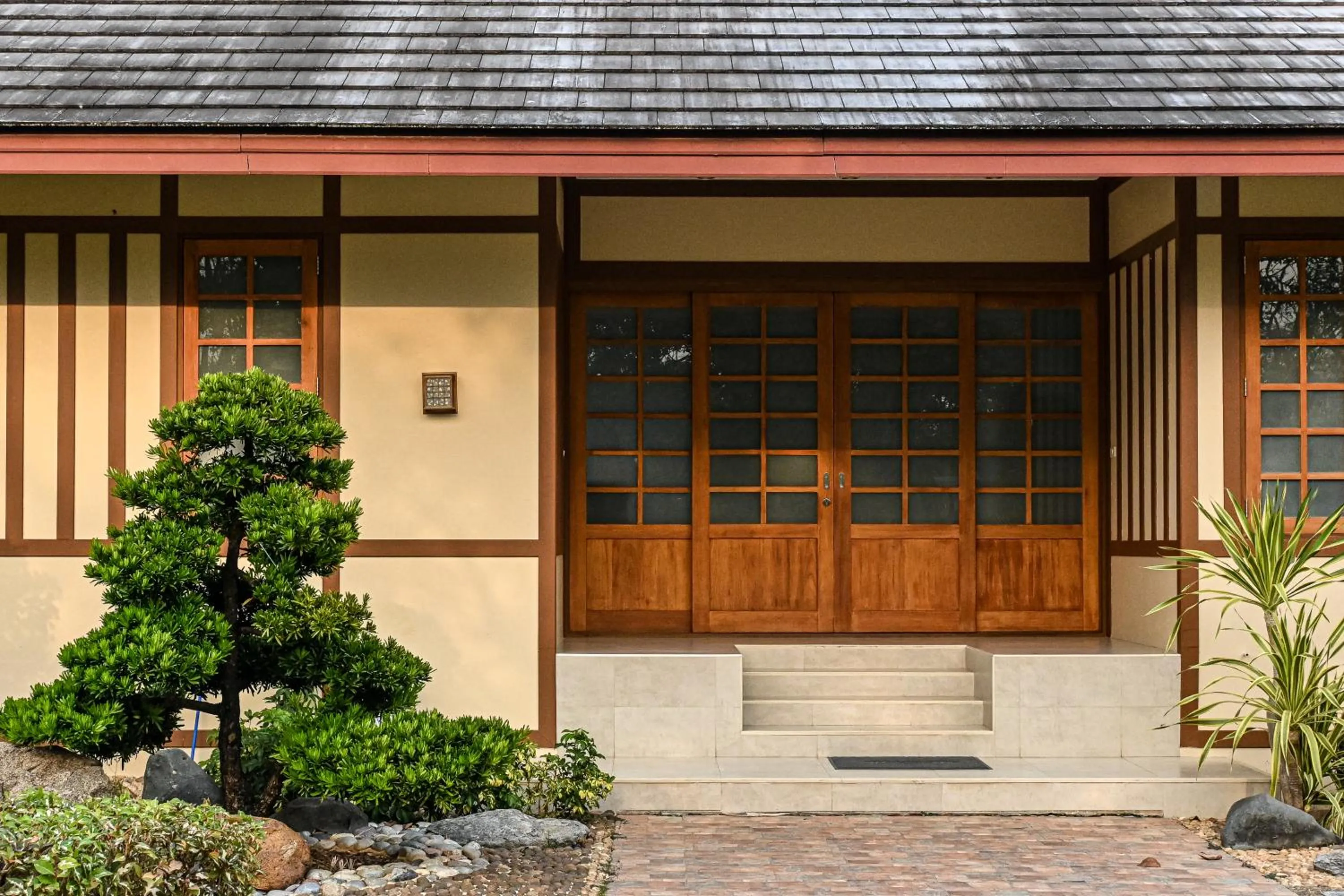 Property building in Suanphung Bonsai Village