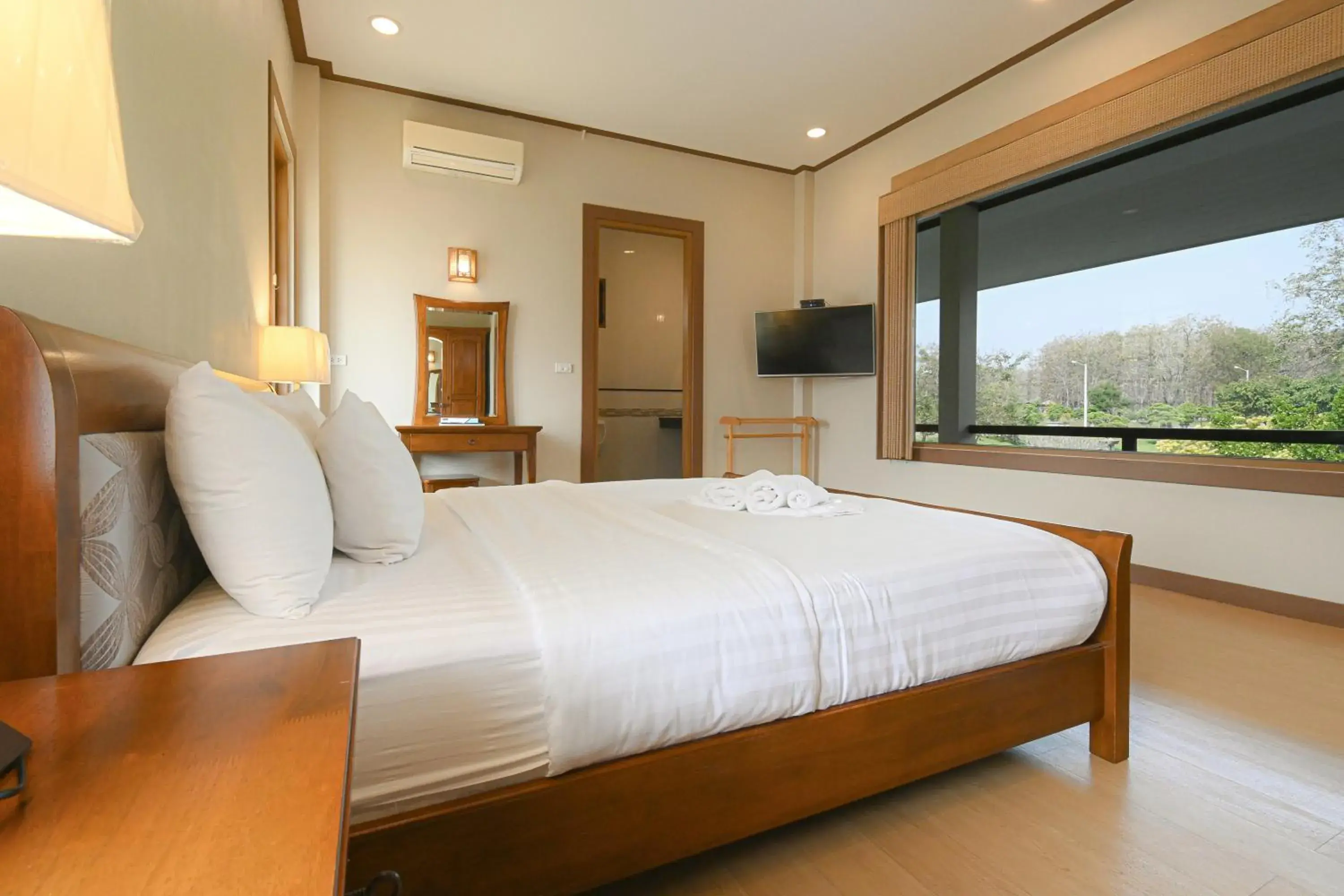 Three-Bedroom Villa in Suanphung Bonsai Village Three-Bedroom Villa in Suanphung Bonsai Village