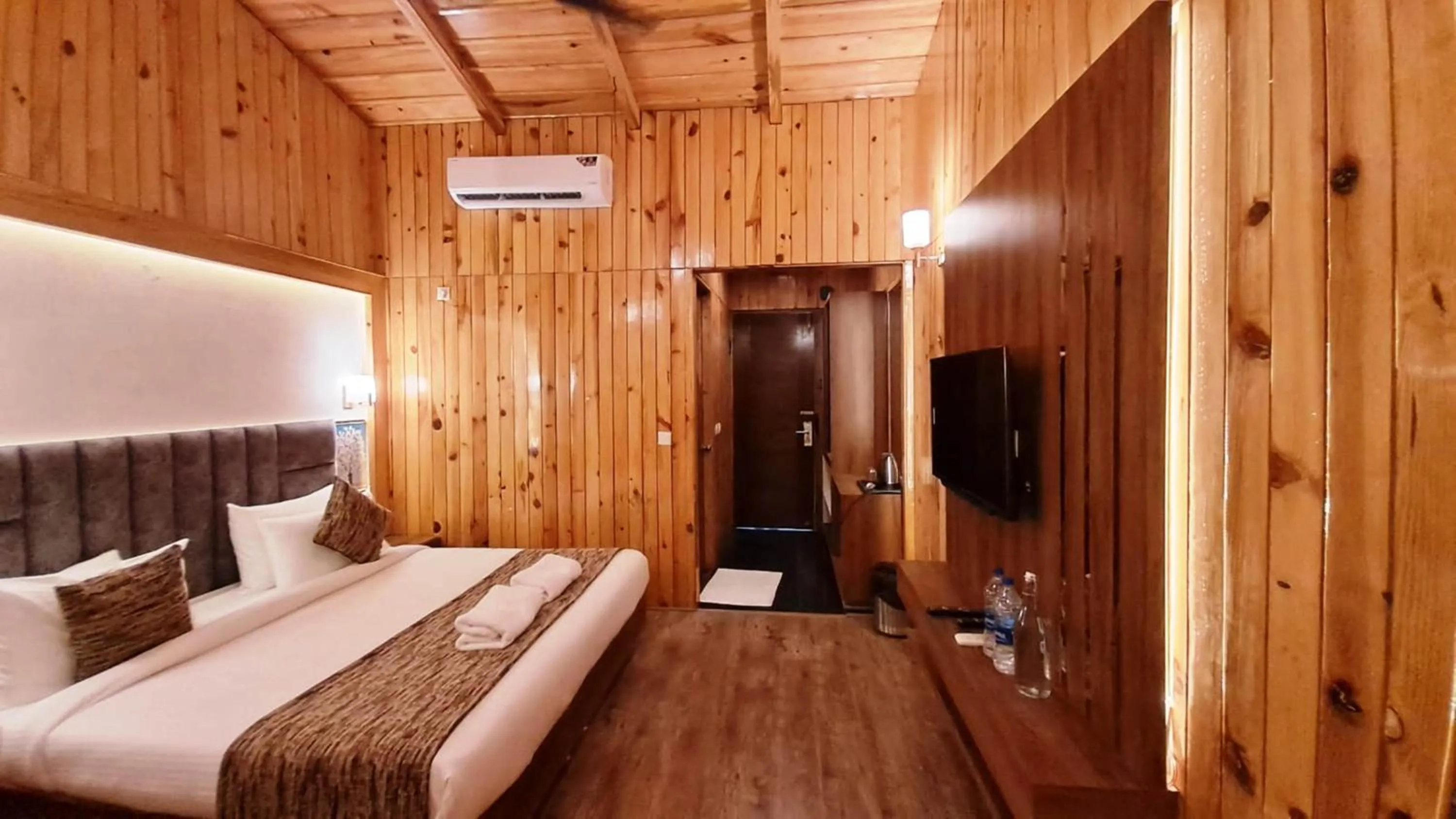 Bed in Qcent Woods Resort & Spa, Rishikesh