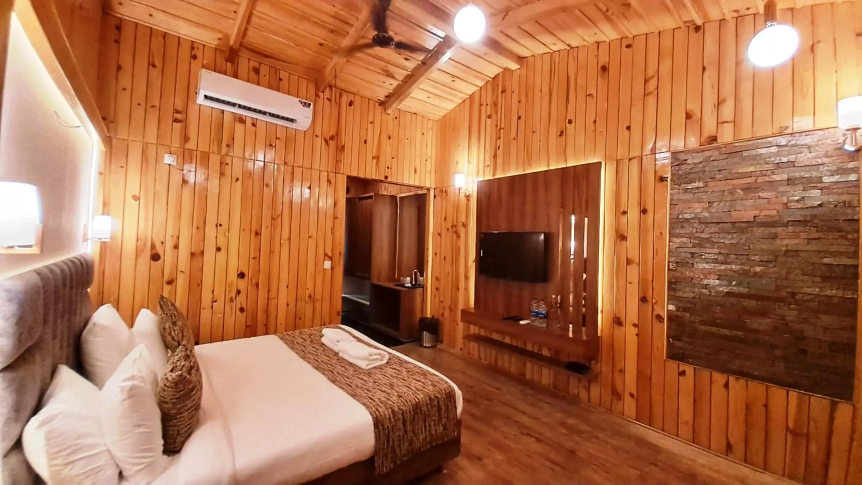 Deluxe King Room - single occupancy in Qcent Woods Resort & Spa, Rishikesh Deluxe King Room - single occupancy in Qcent Woods Resort & Spa, Rishikesh
