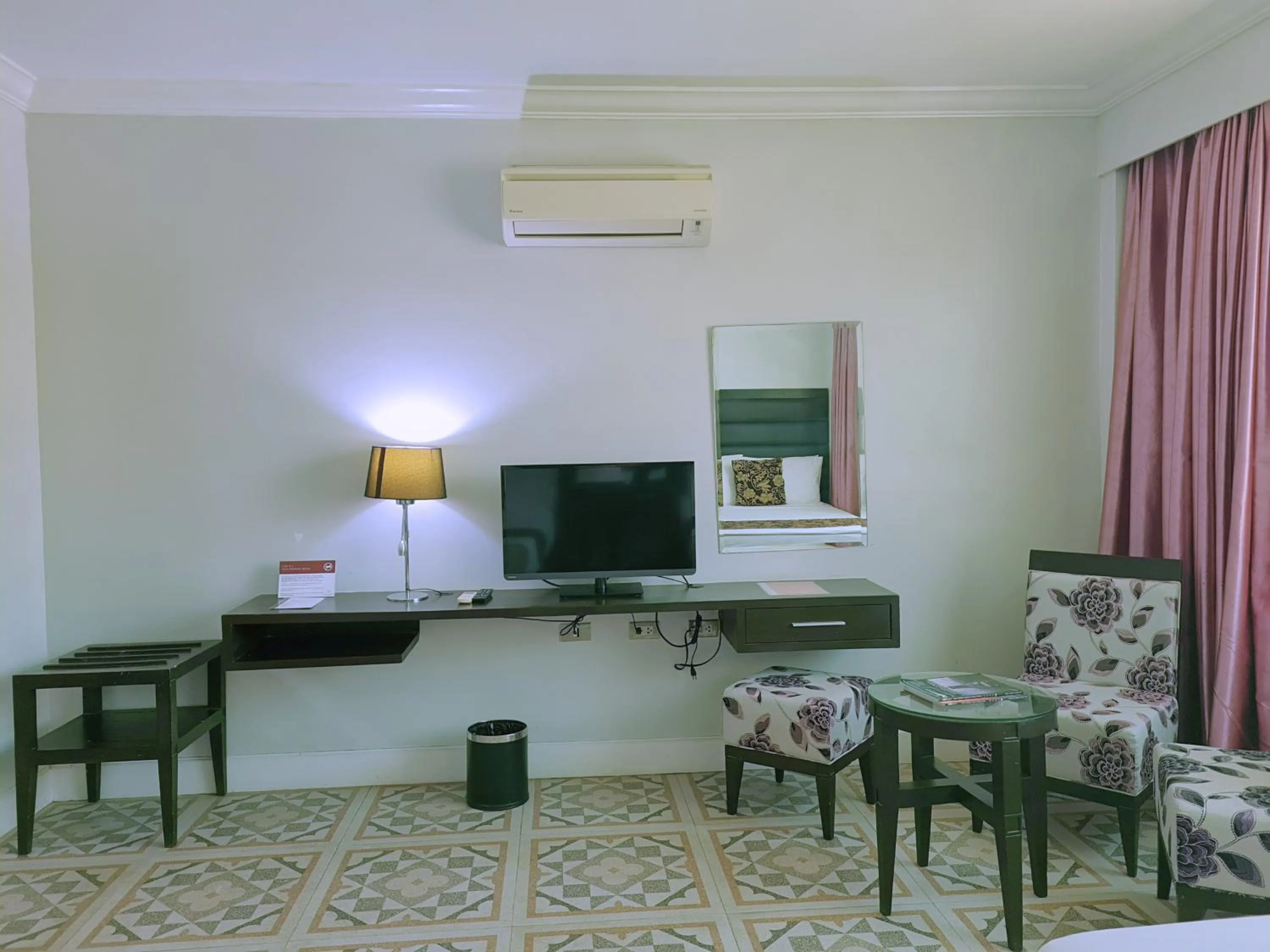 Photo of the whole room in Fiesta Garden Hotel