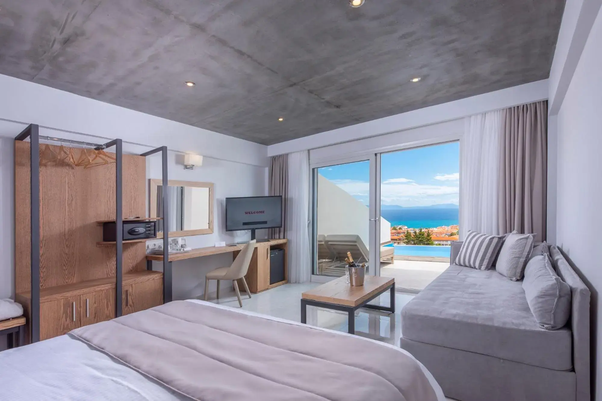 Deluxe Junior suite with Private Heated Pool Panoramic Sea View in Alia Palace Hotel - Adults Only 16+ Deluxe Junior suite with Private Heated Pool Panoramic Sea View in Alia Palace Hotel - Adults Only 16+