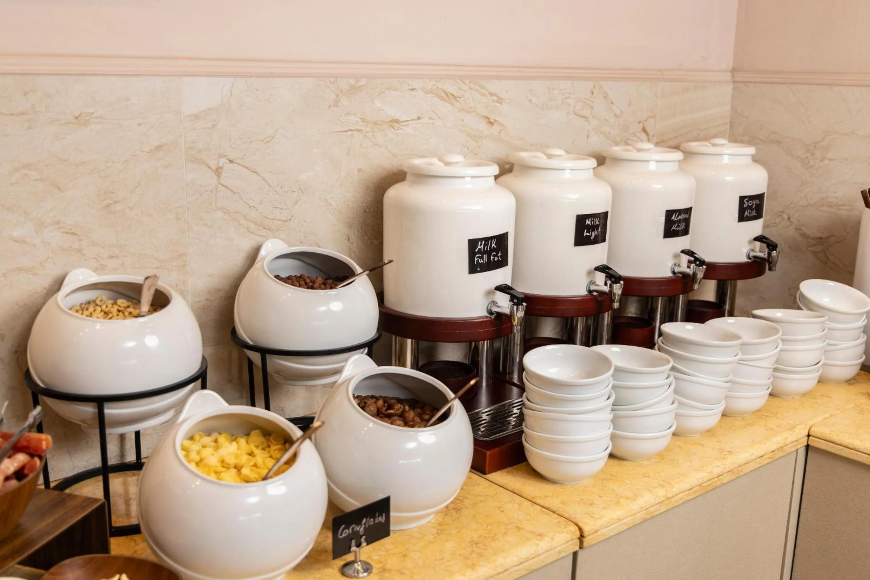 Buffet breakfast in Alia Palace Hotel - Adults Only 16+