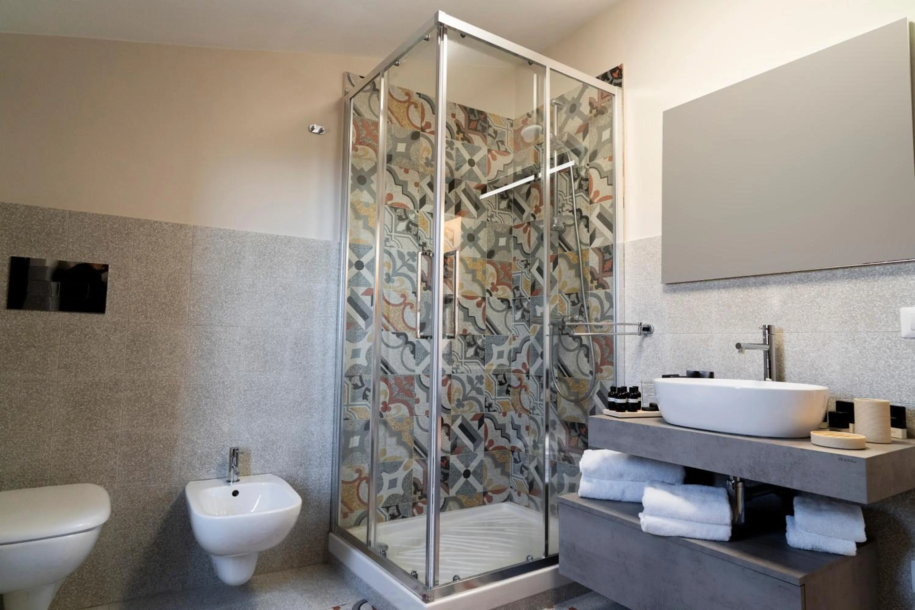 Shower in BAGLIO TRAMONTANA