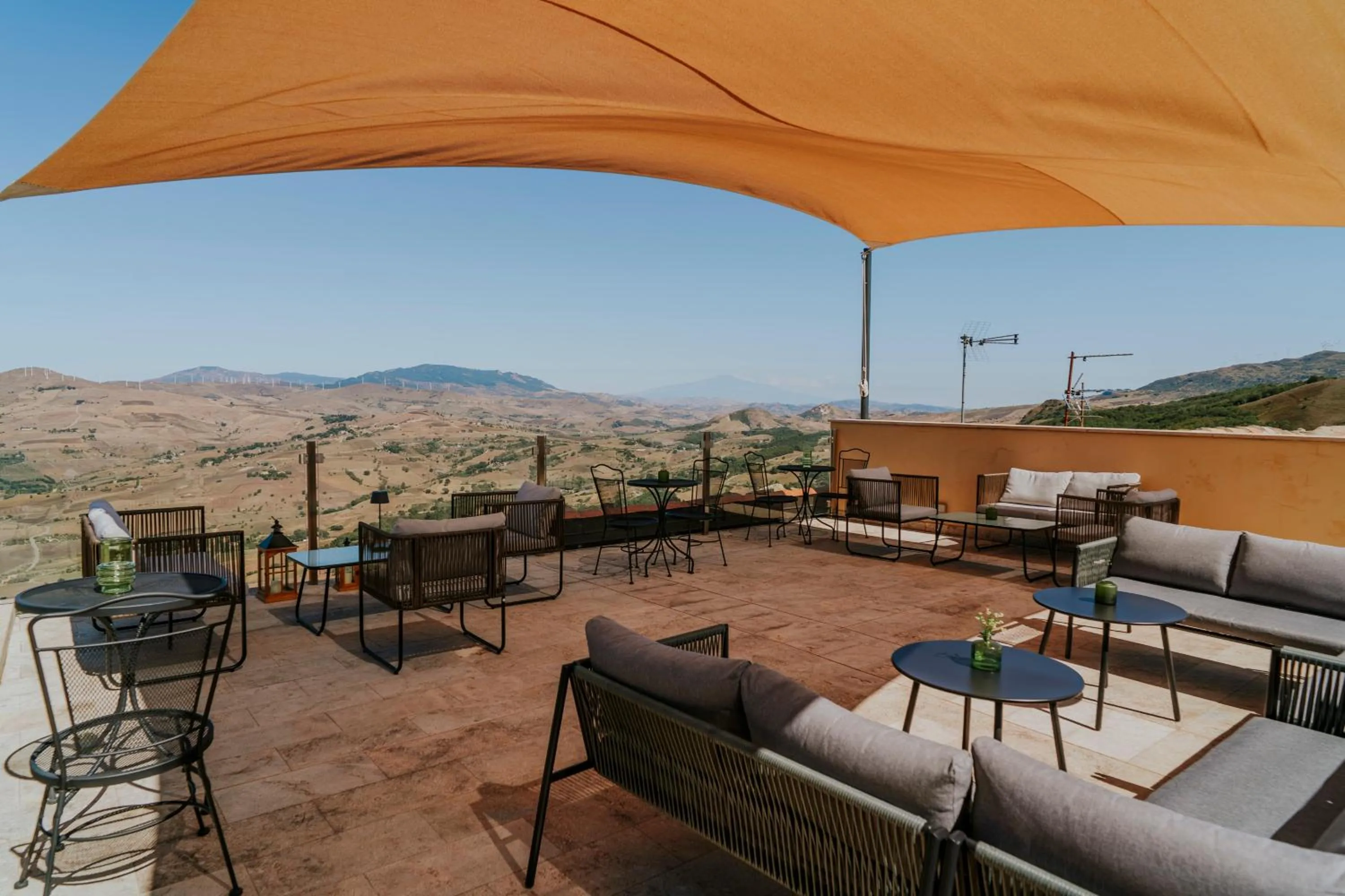 Restaurant/places to eat in BAGLIO TRAMONTANA