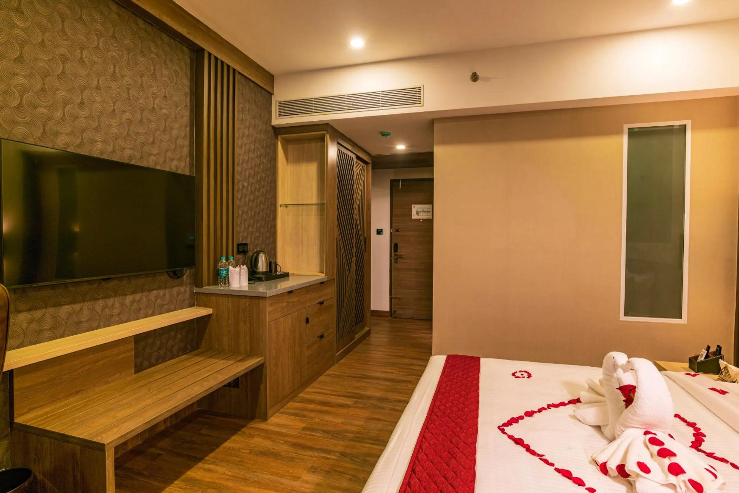 Toilet, Bed in Classic Regency