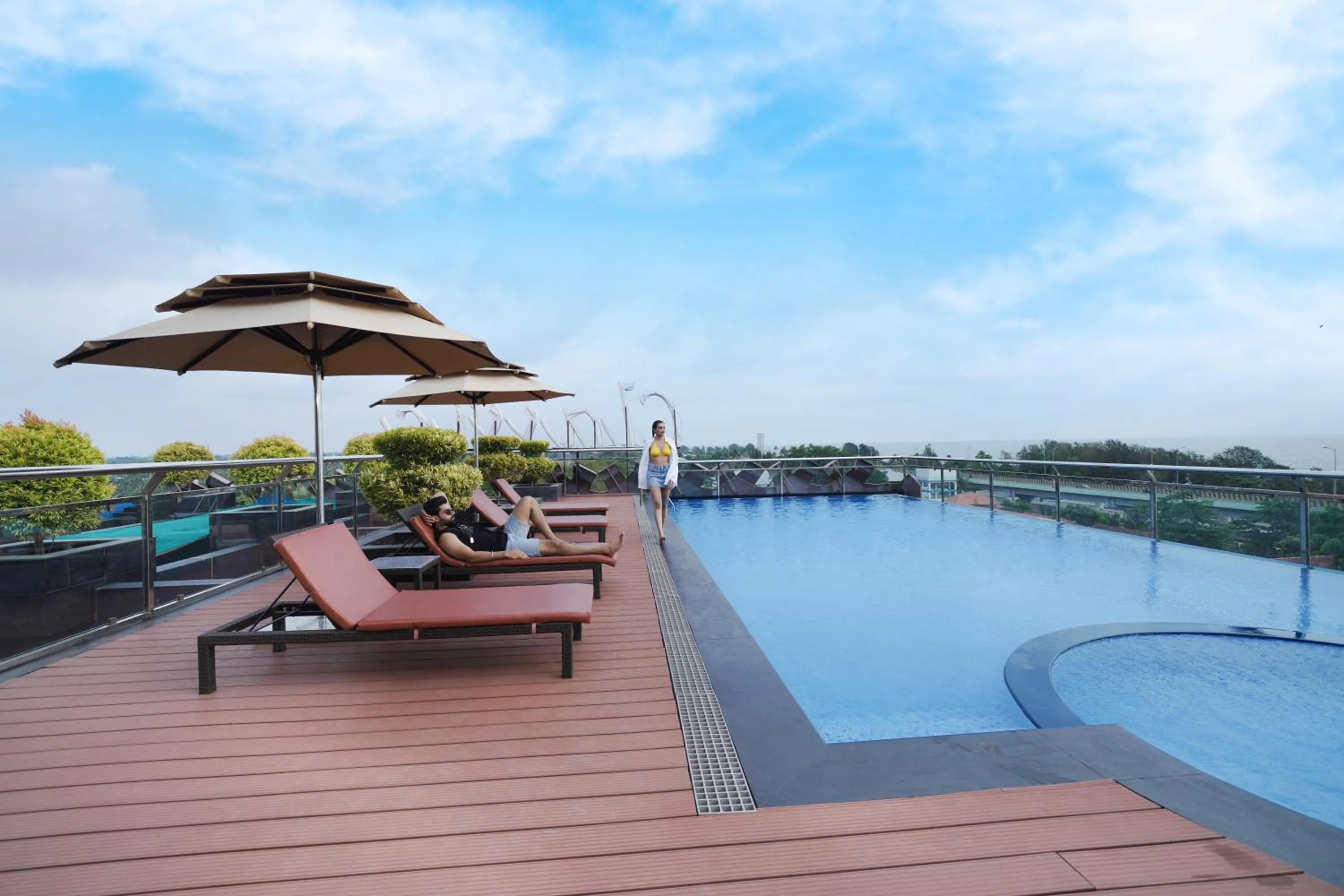 Swimming pool in Classic Regency