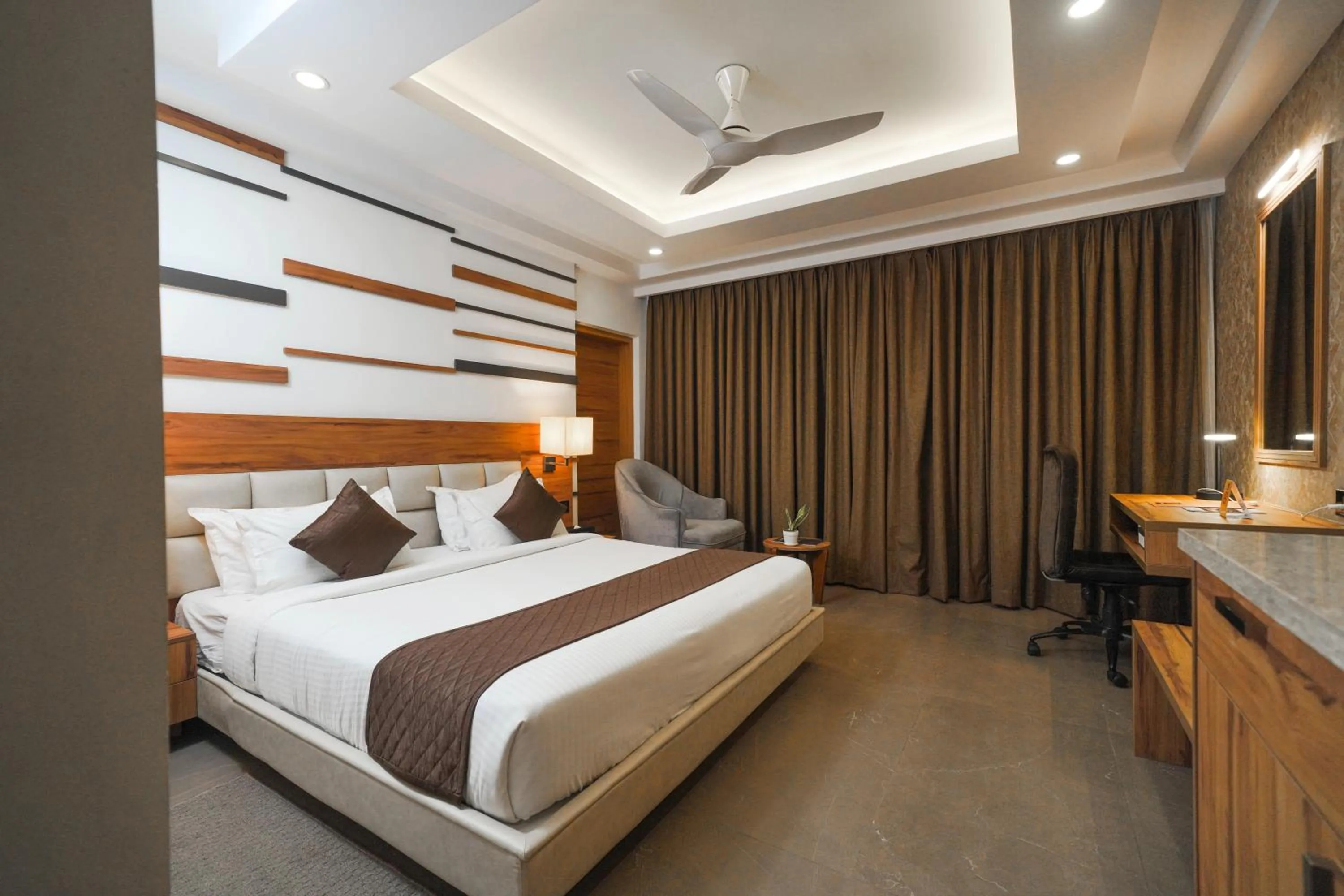 Bed in Classic Regency