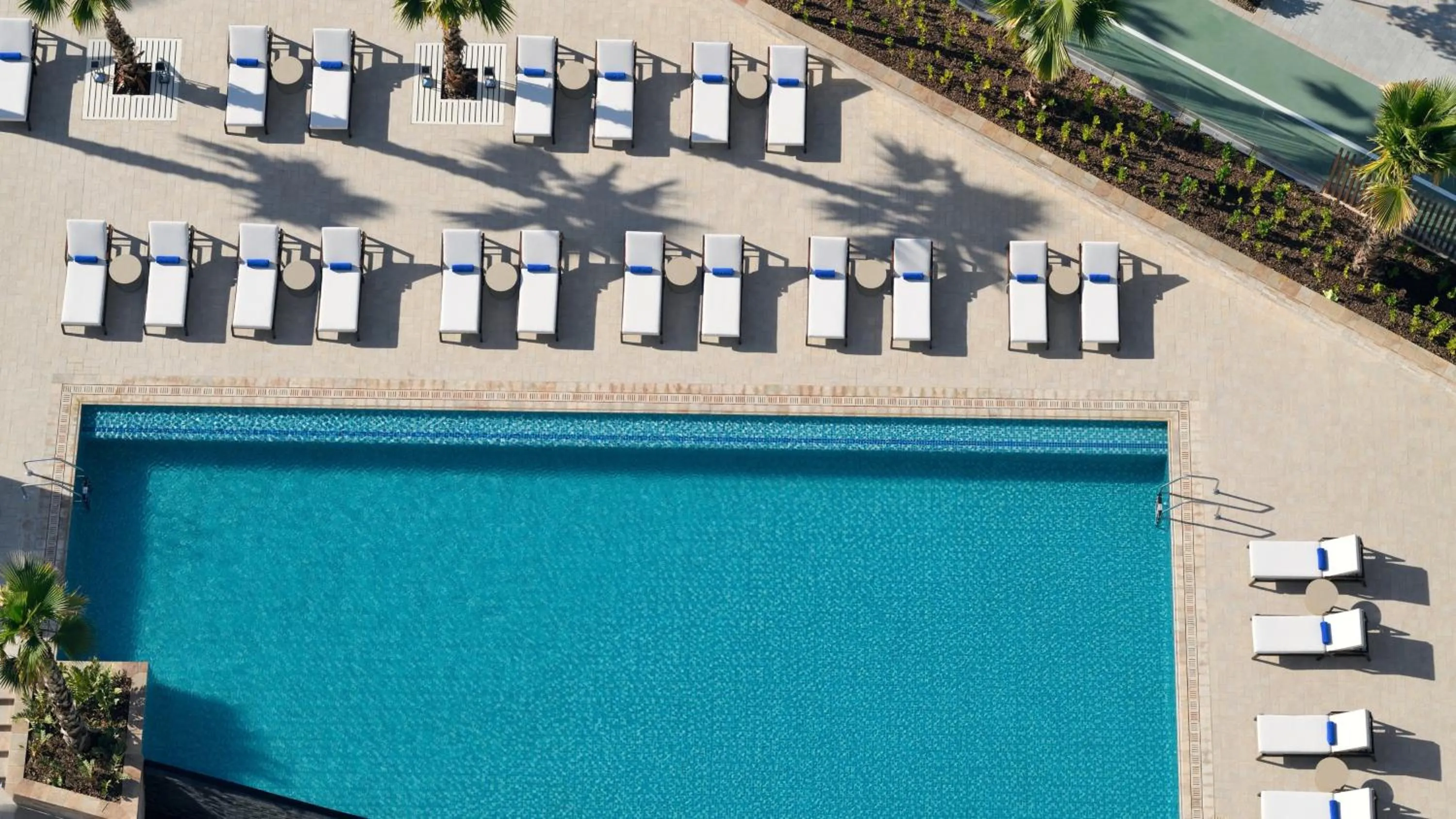 Swimming pool in InterContinental Residences Abu Dhabi by IHG