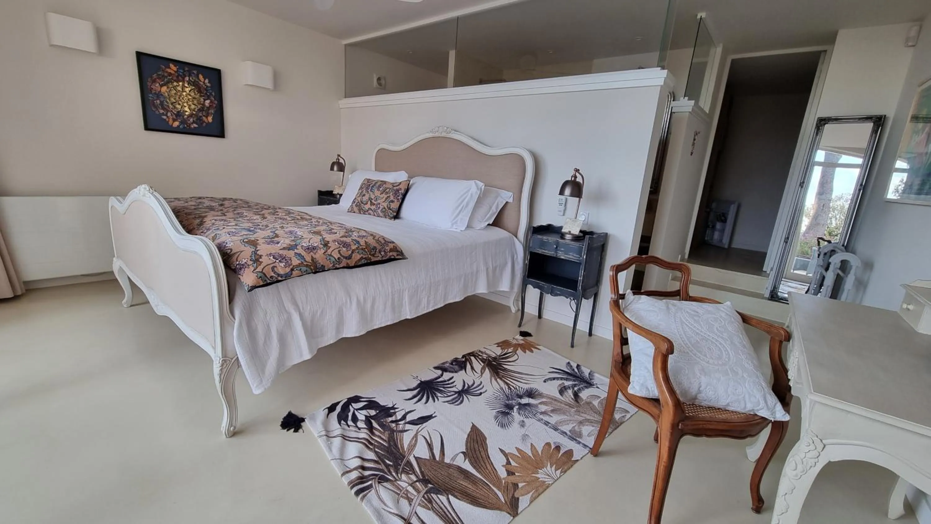 Bedroom, Bed in Villa Nymphée