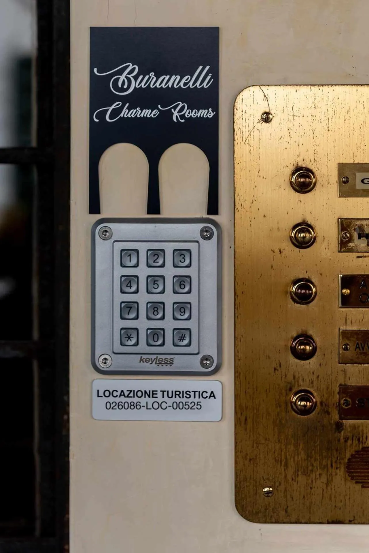 Logo/Certificate/Sign in Buranelli Charme Rooms