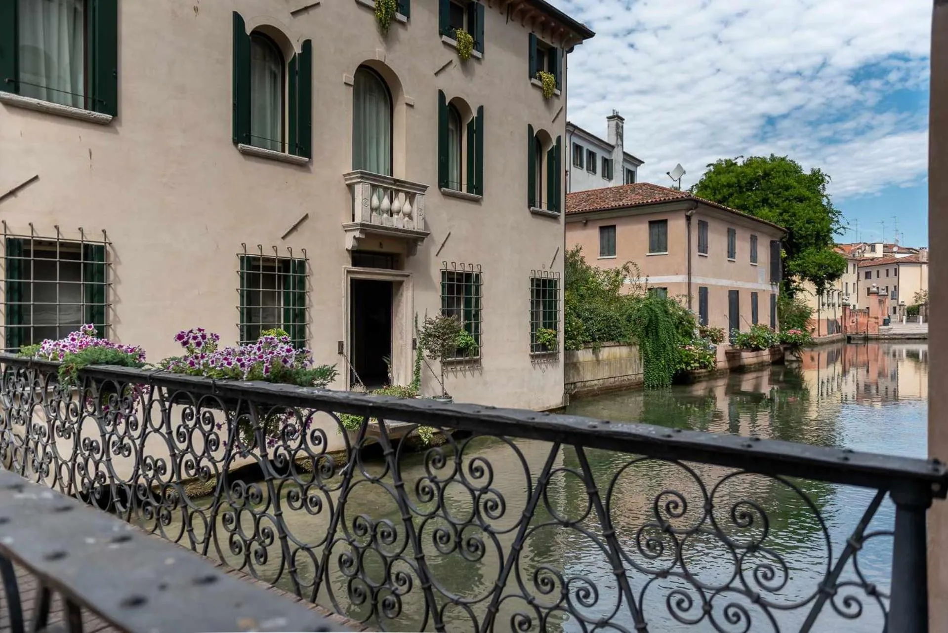 River view in Buranelli Charme Rooms