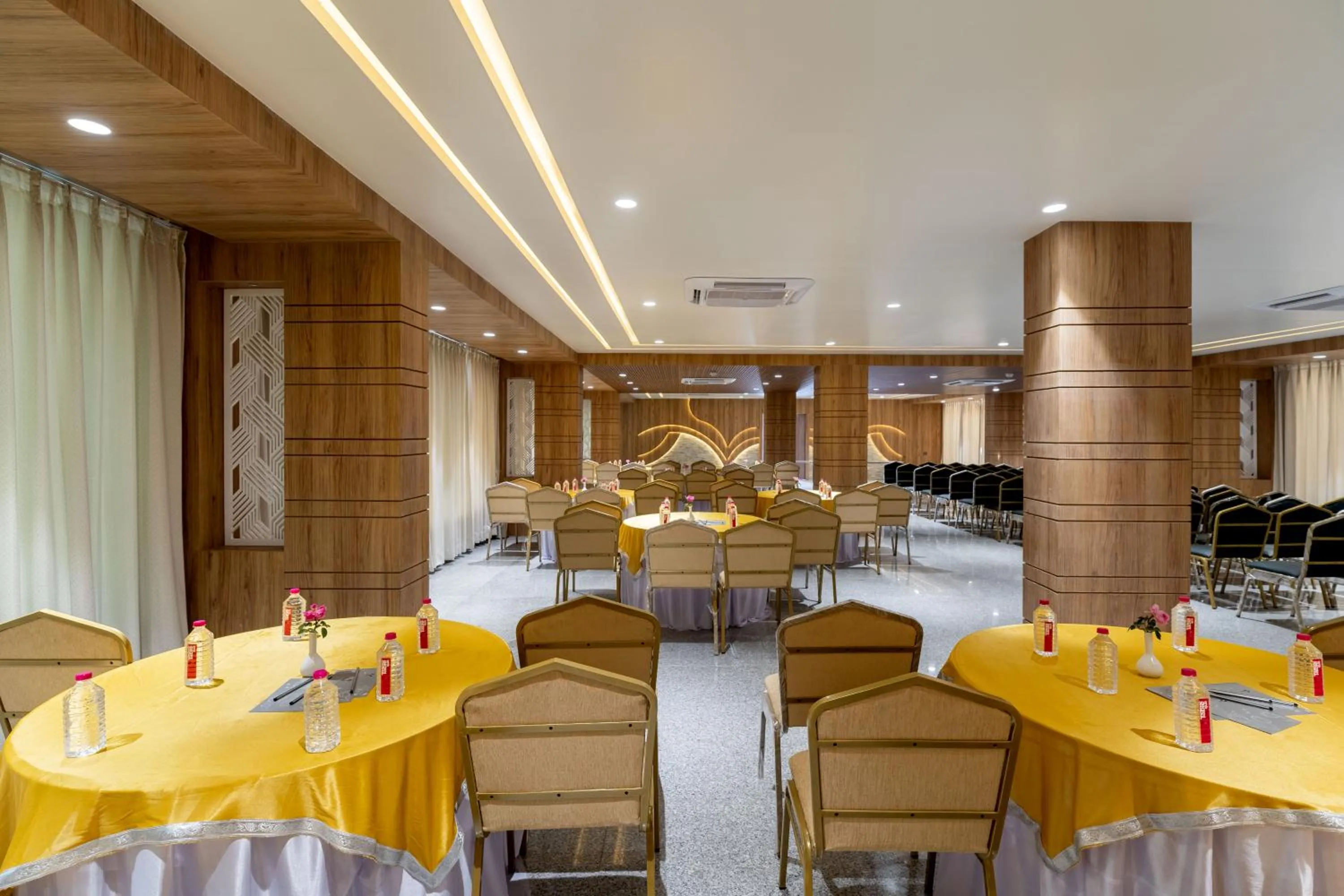 Banquet/Function facilities in Redolence Aravali Tree