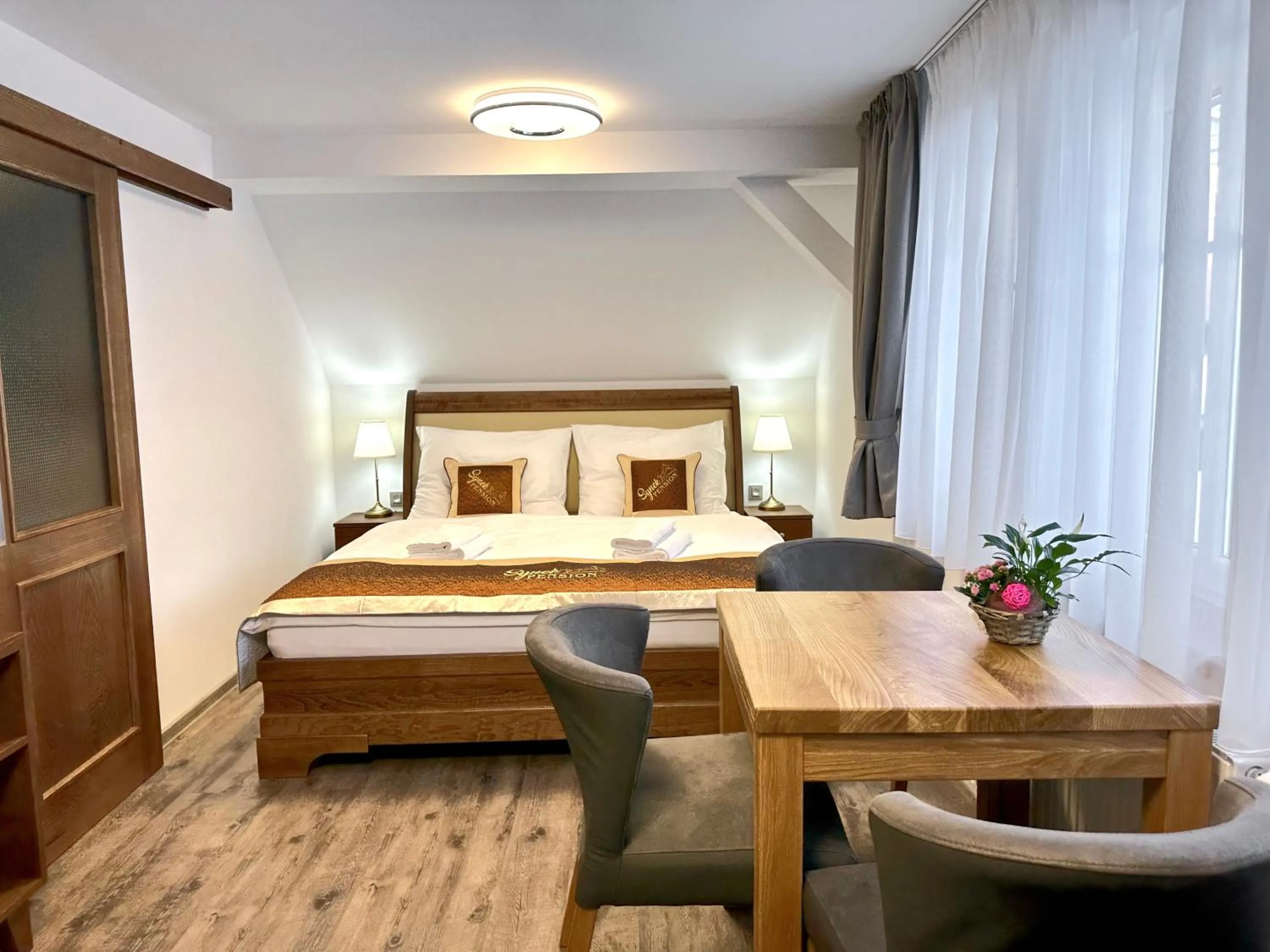 Bed in SYNEK Pension