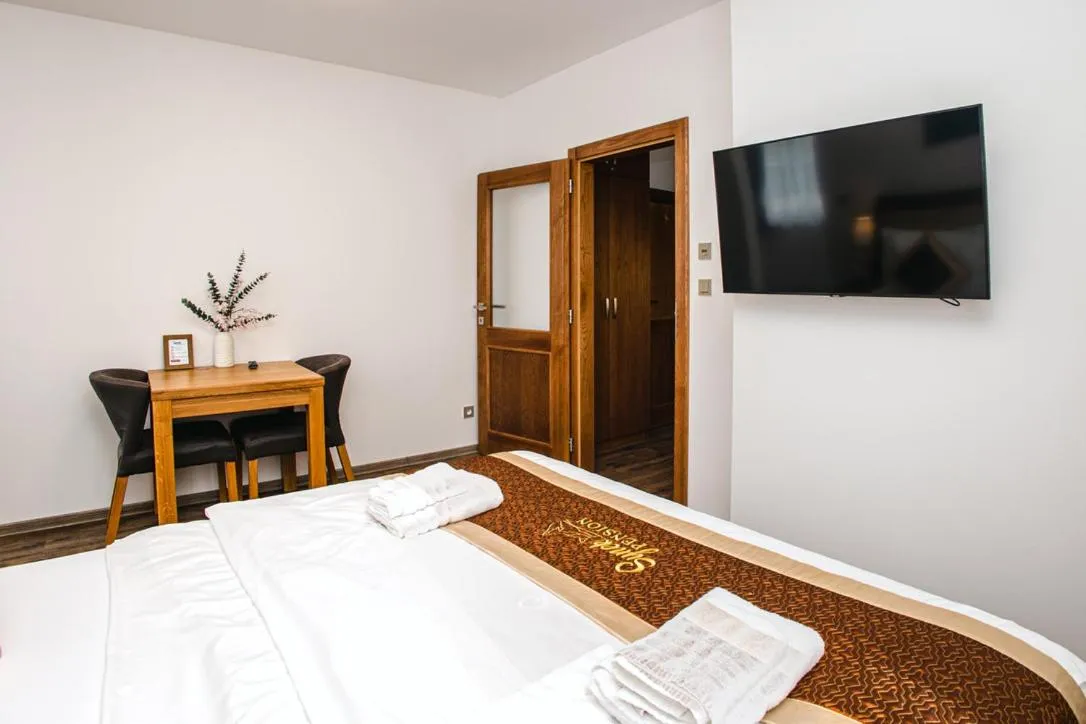 Bed in SYNEK Pension