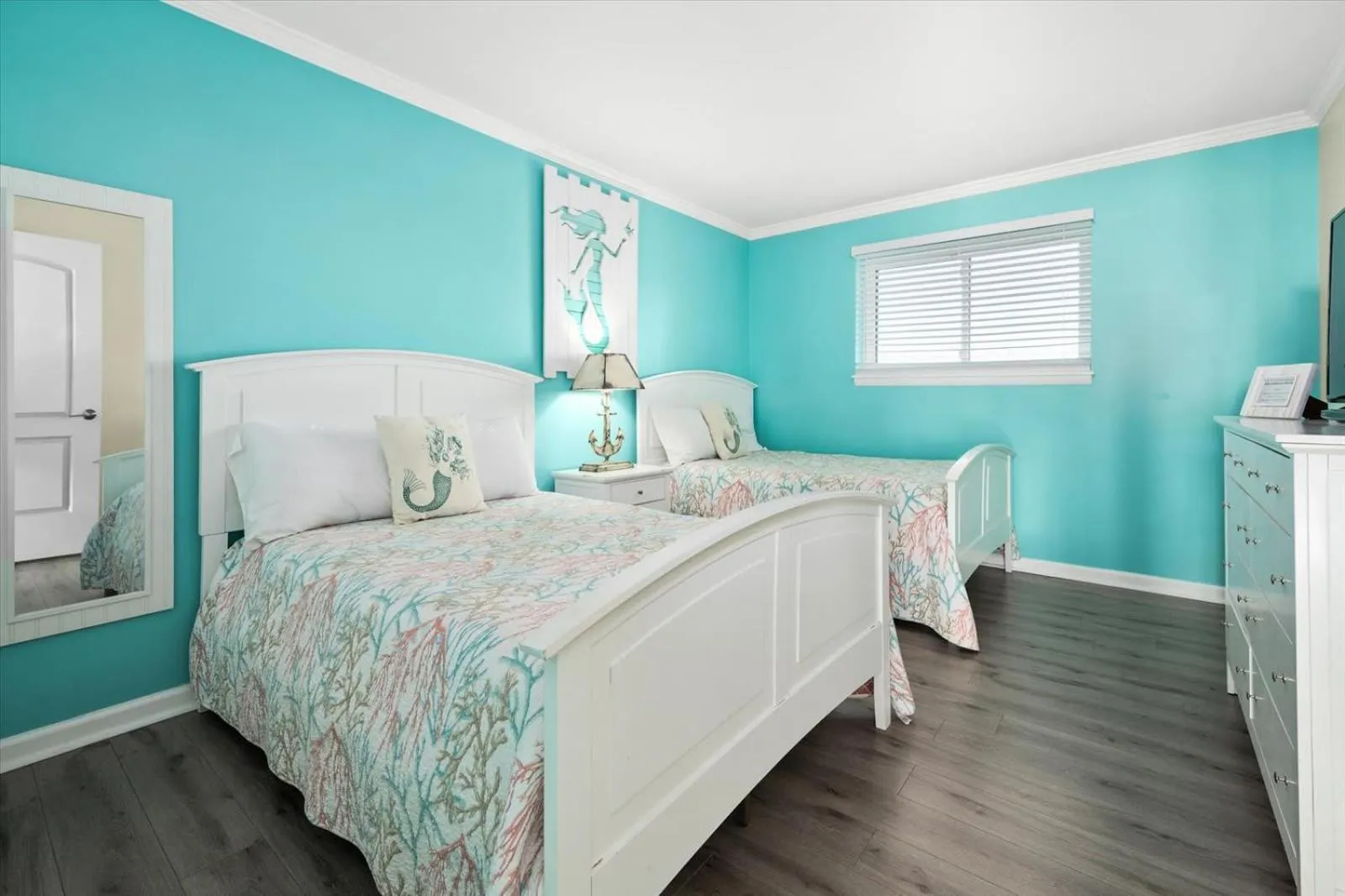 Bed in Oceanfront 2 Bedroom Modern Beach Condo w Pool