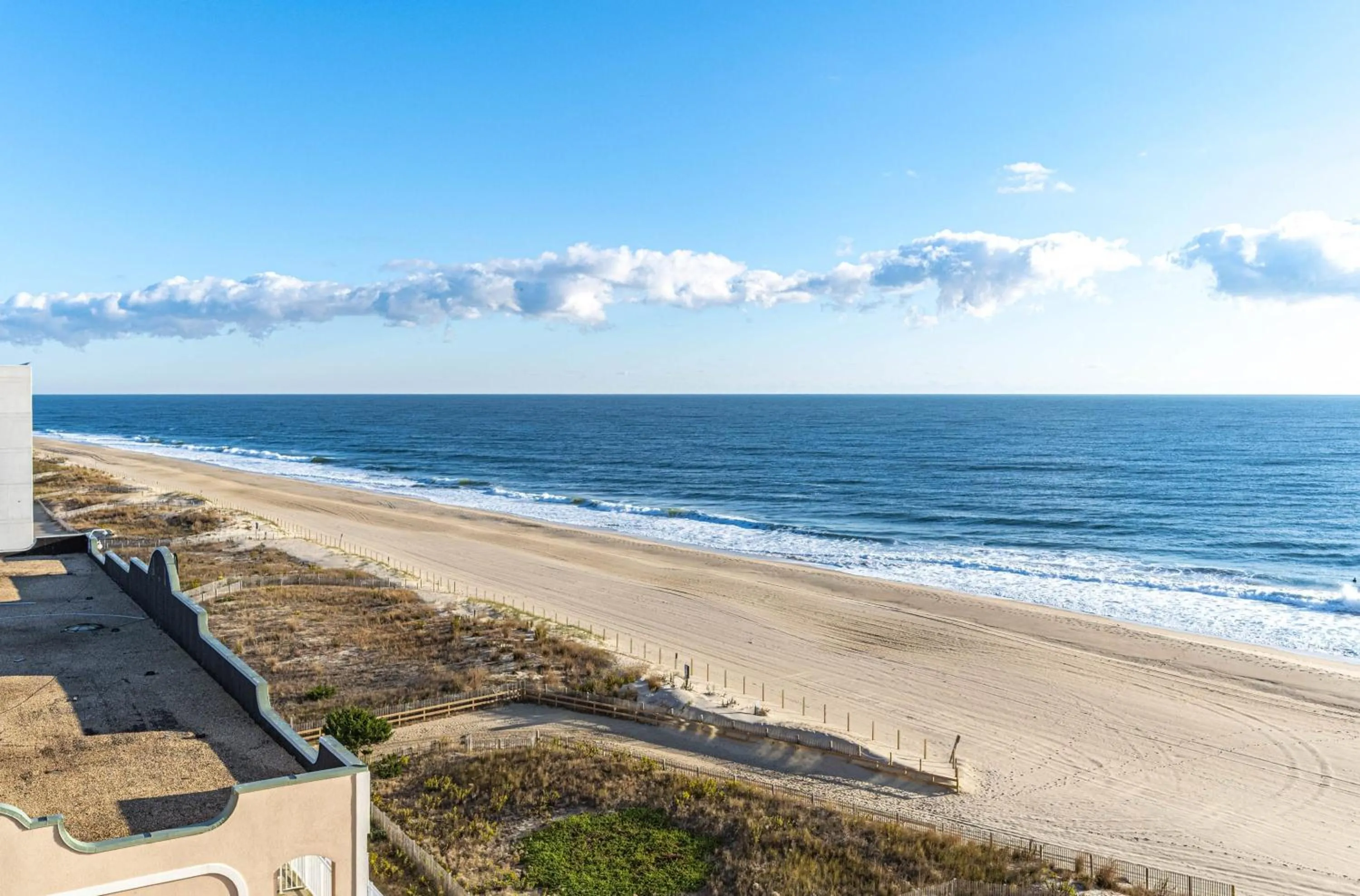Oceanfront 2 Bedroom Modern Beach Condo w Pool