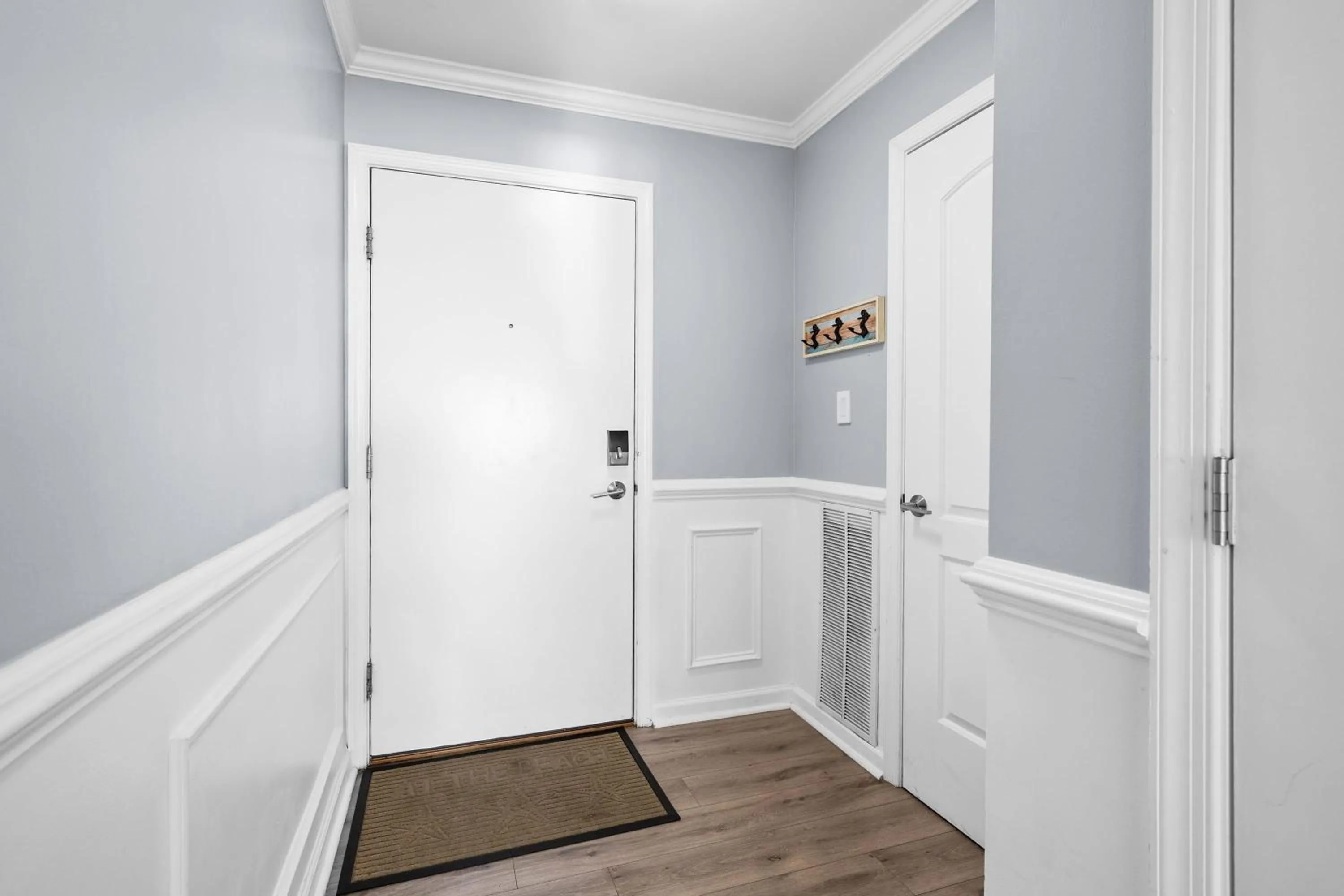 Oceanfront 2 Bedroom Modern Beach Condo w Pool