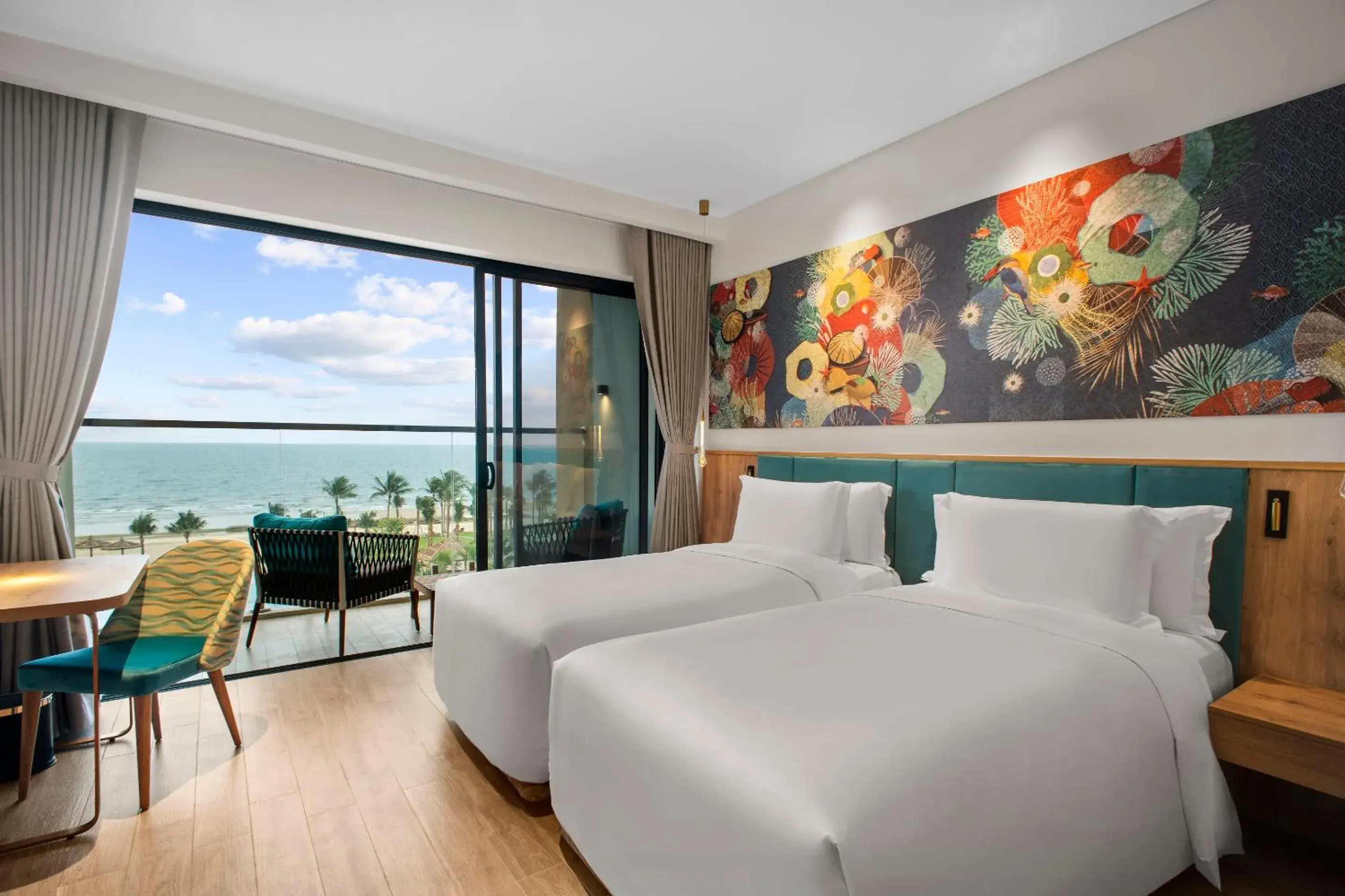 Classic Twin Room with Balcony and Sea View in Dhawa Ho Tram Classic Twin Room with Balcony and Sea View in Dhawa Ho Tram