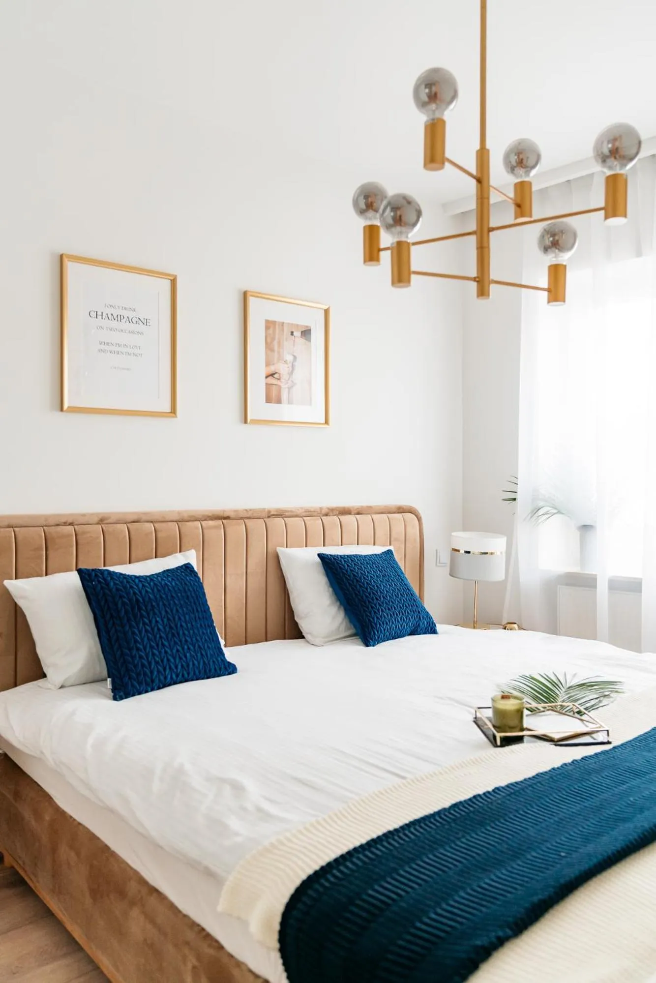 Bed in Crystal House II - LoftAffair Collection