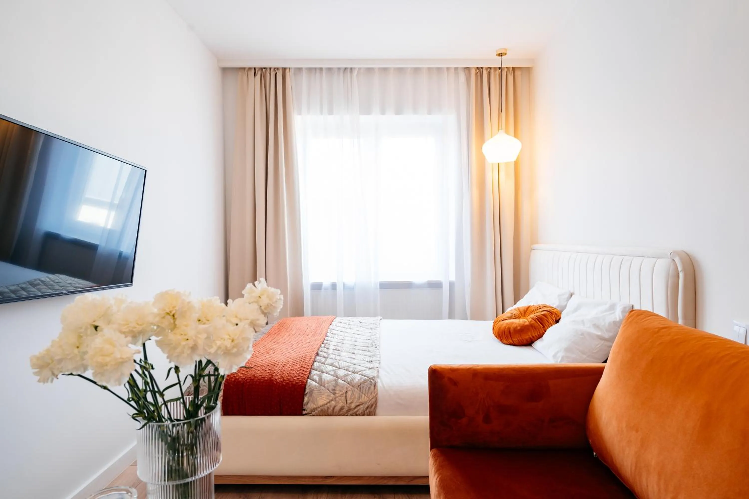 Bed in Crystal House II - LoftAffair Collection