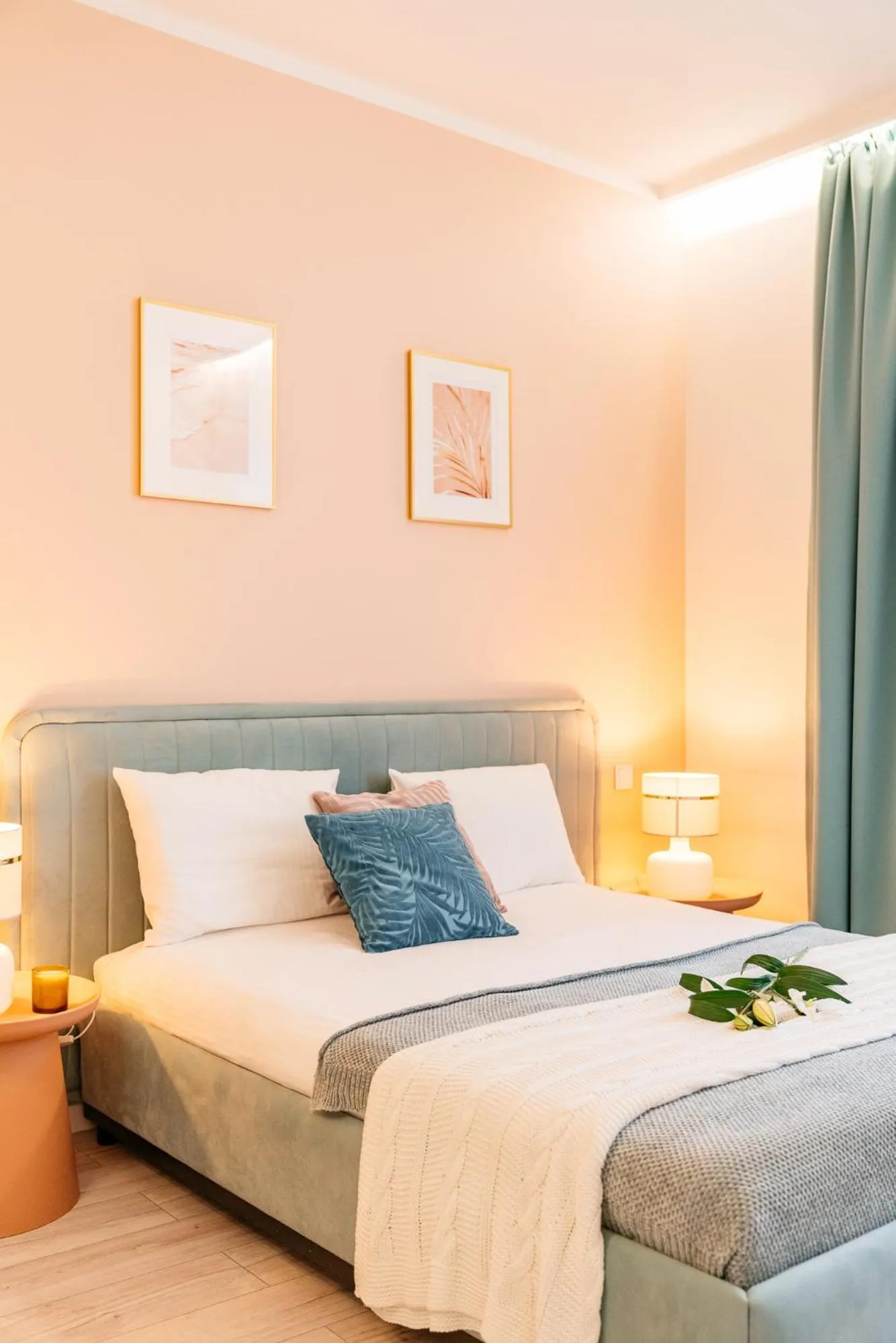 Bed in Crystal House II - LoftAffair Collection