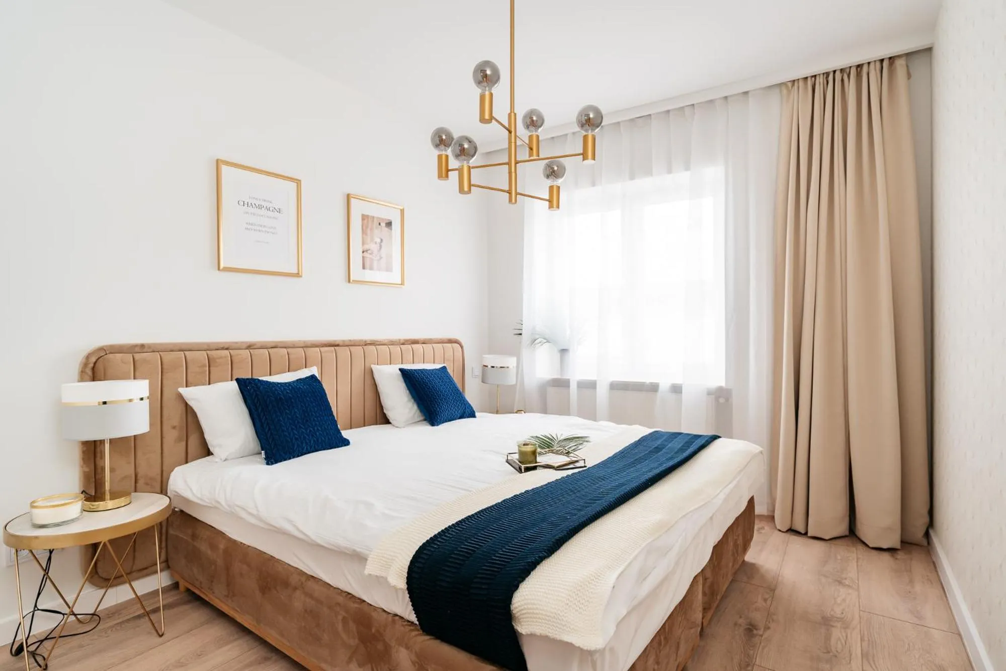 Bed in Crystal House II - LoftAffair Collection