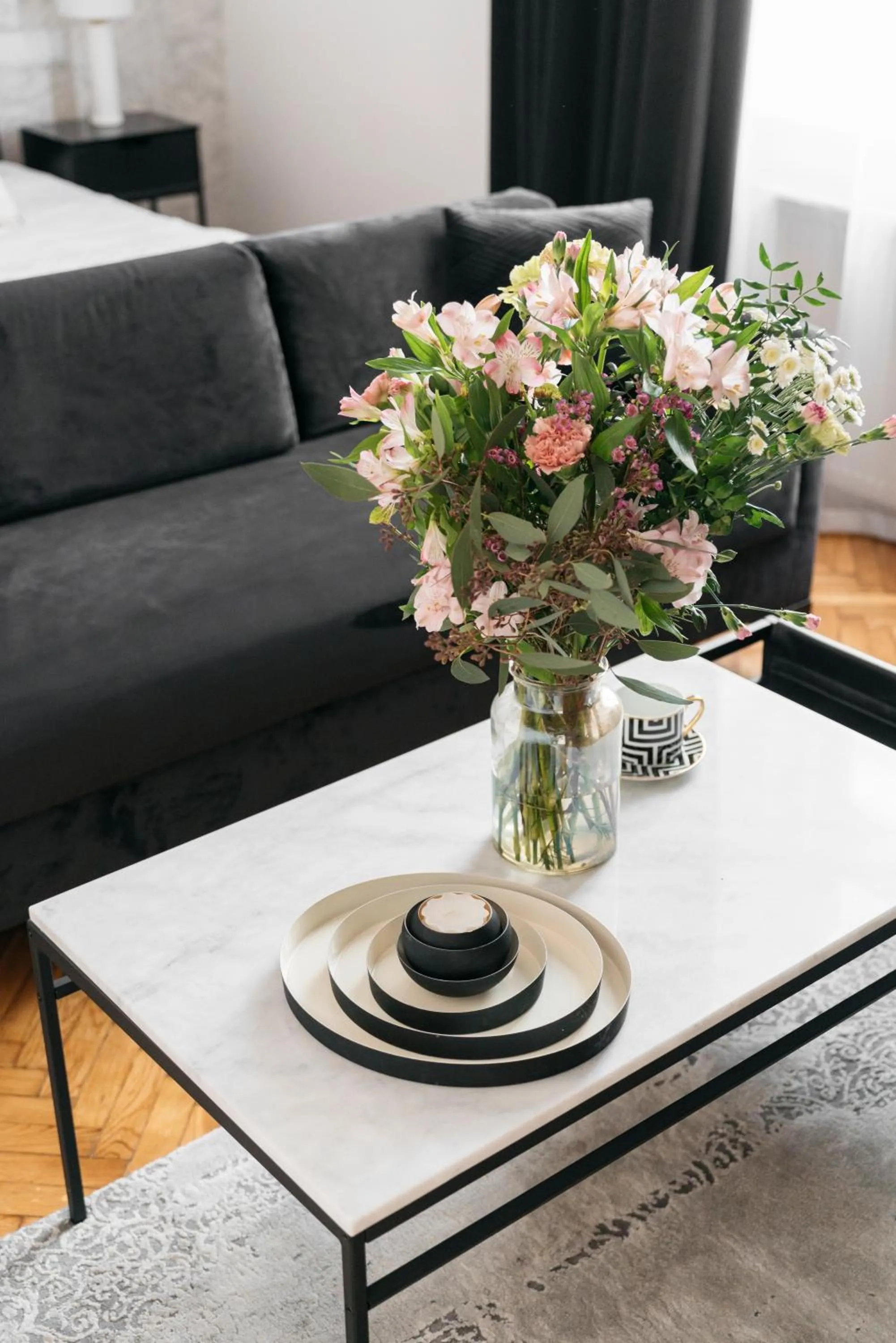 Seating area in Crystal House II - LoftAffair Collection