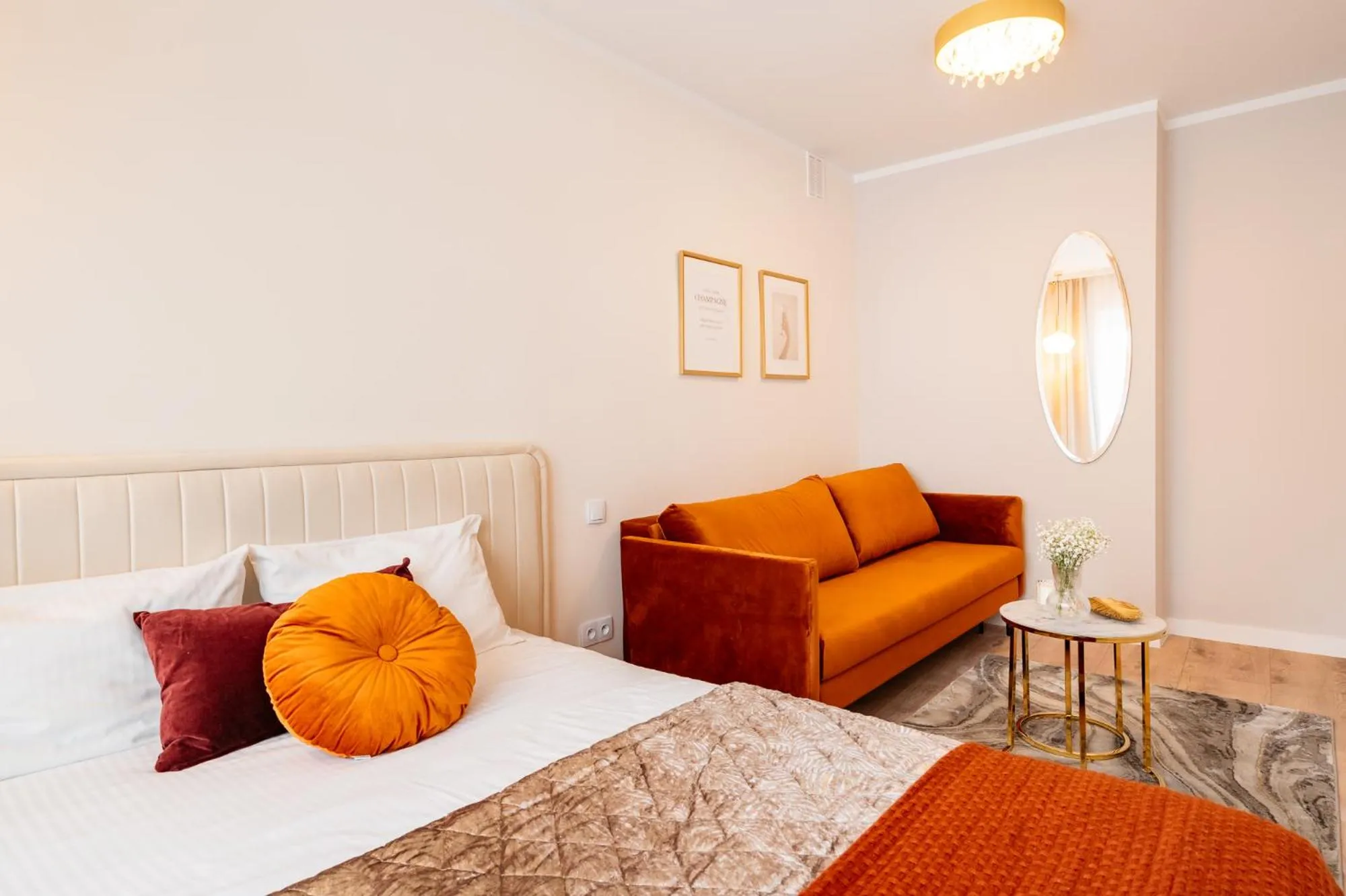 Bed in Crystal House II - LoftAffair Collection