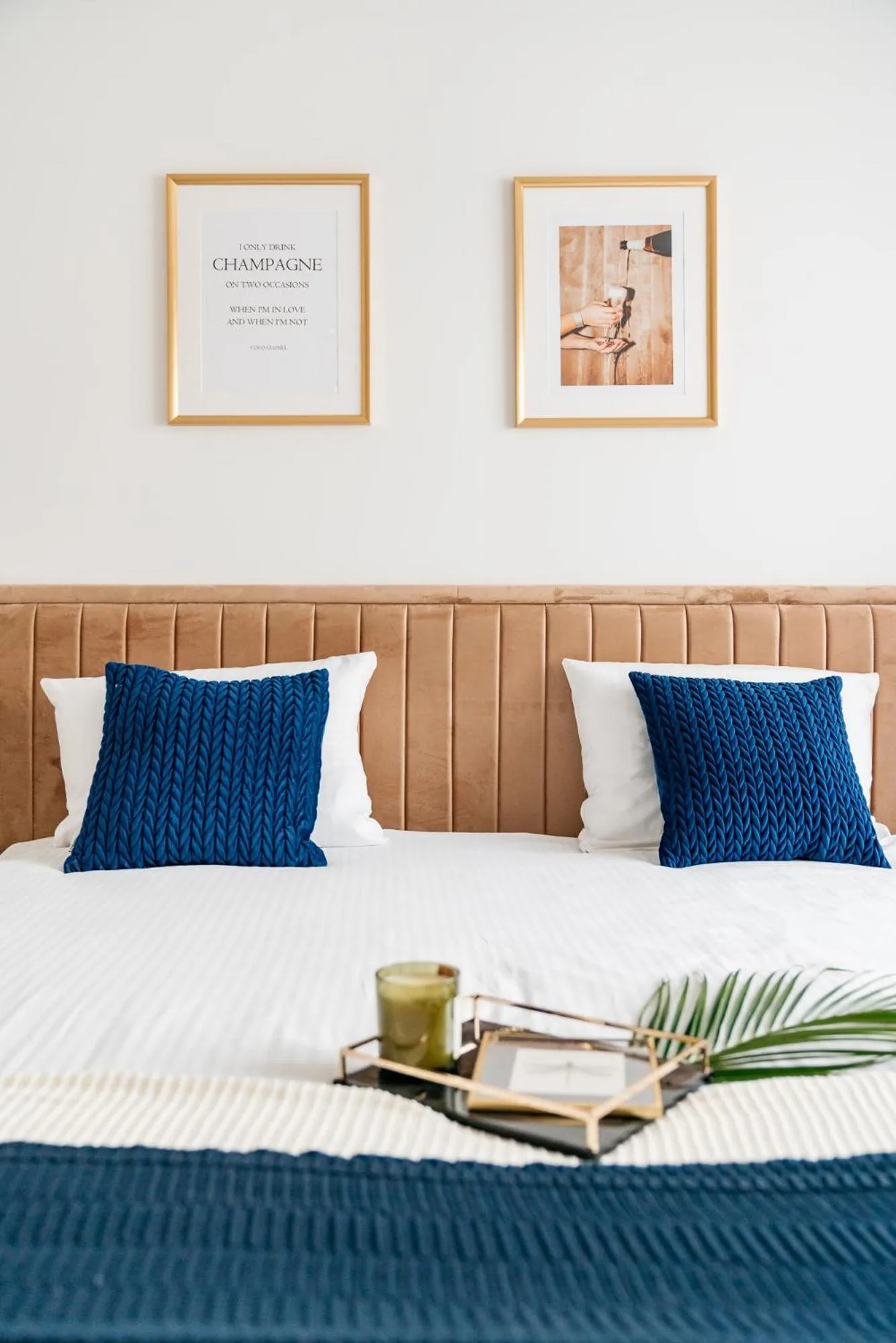 Bed in Crystal House II - LoftAffair Collection