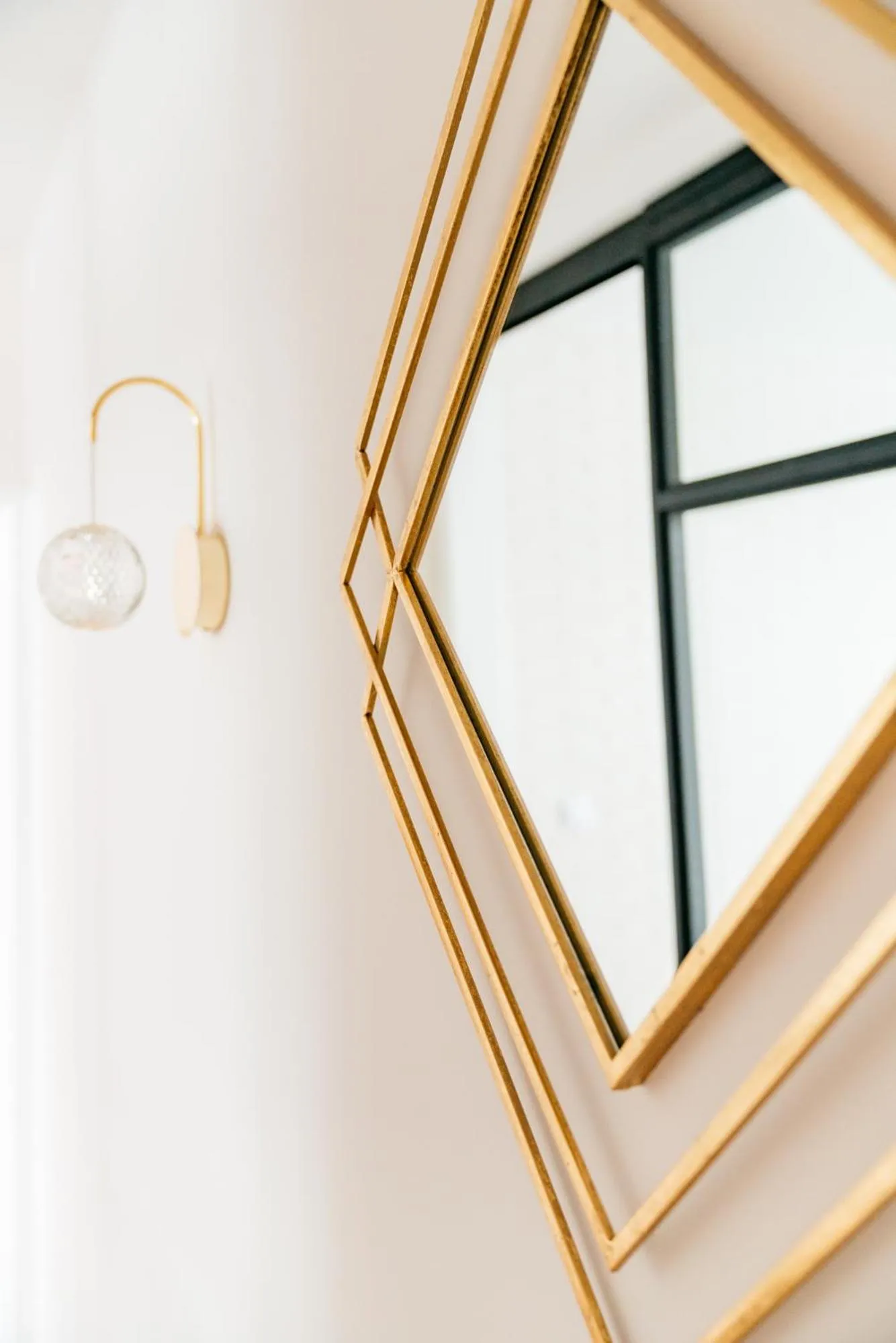 Decorative detail in Crystal House II - LoftAffair Collection