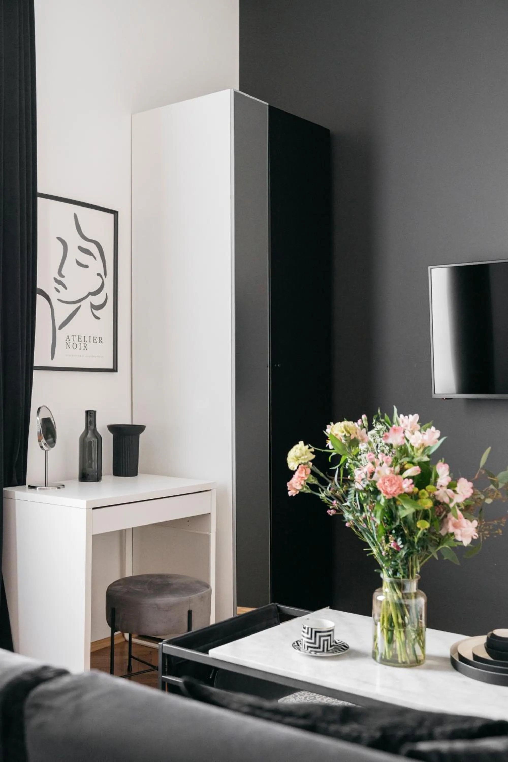 Decorative detail in Crystal House II - LoftAffair Collection