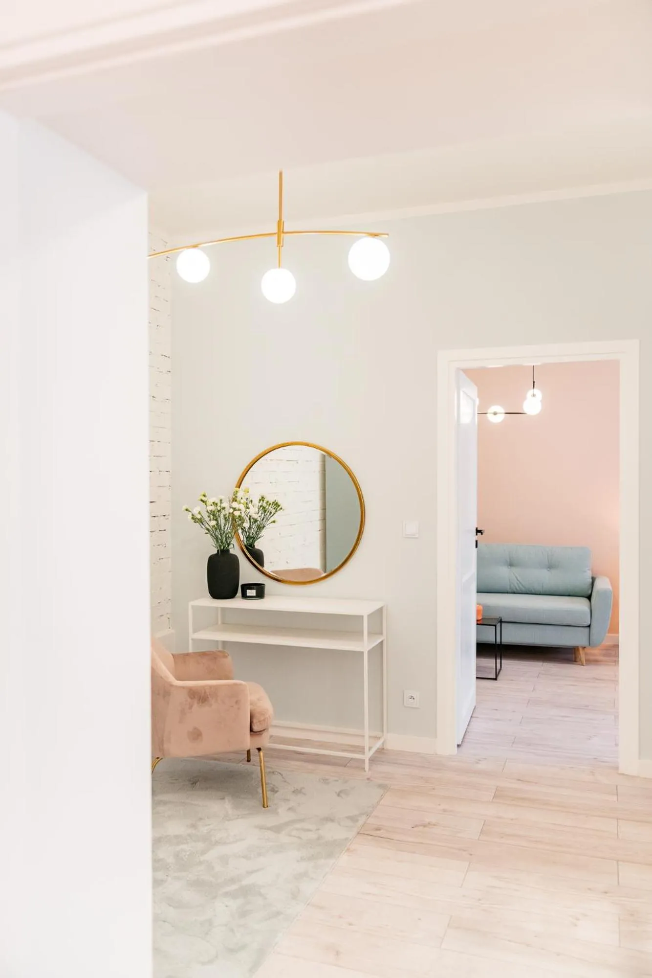 Seating area in Crystal House II - LoftAffair Collection