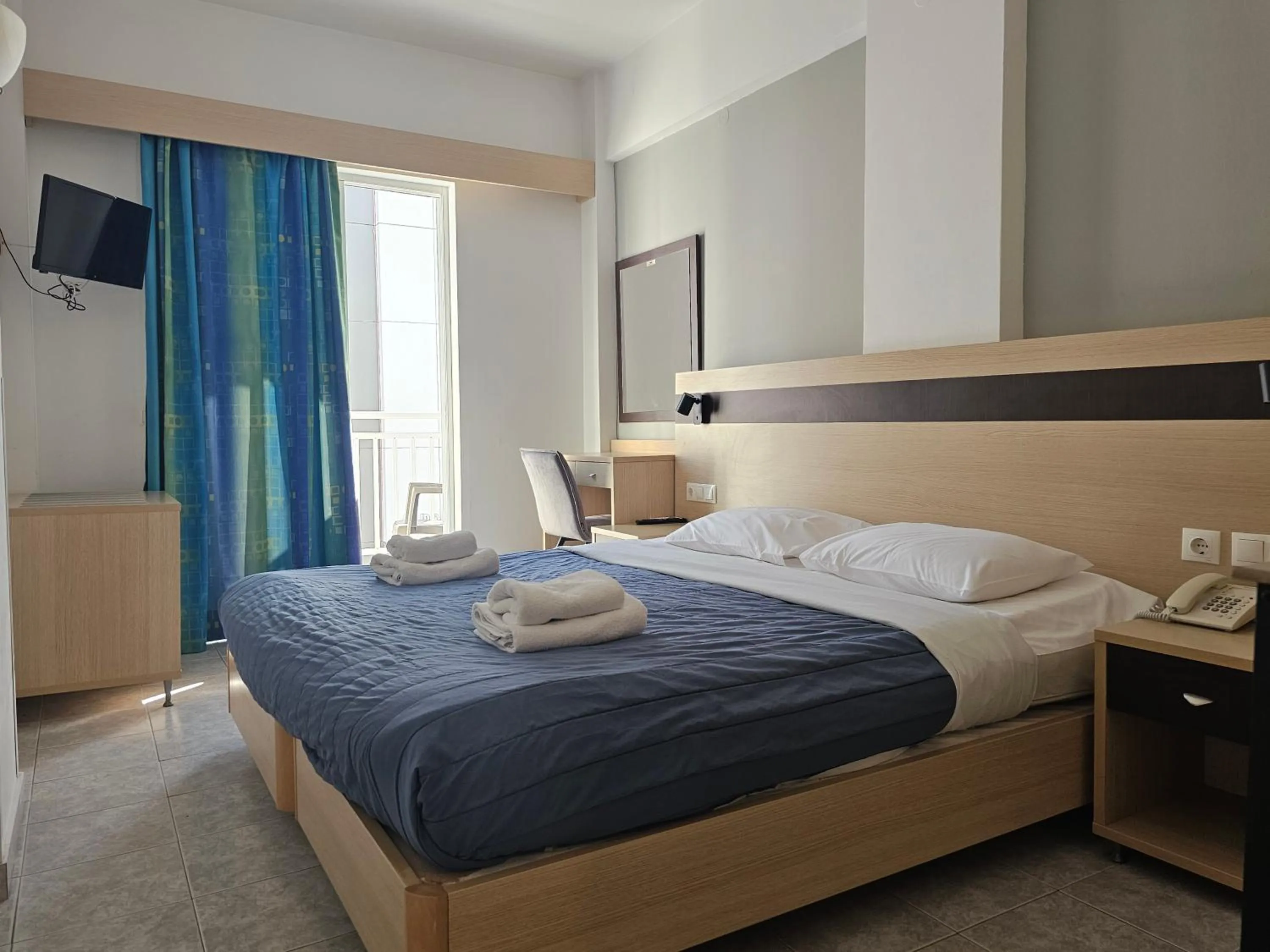 Bed in G92 City Hotel