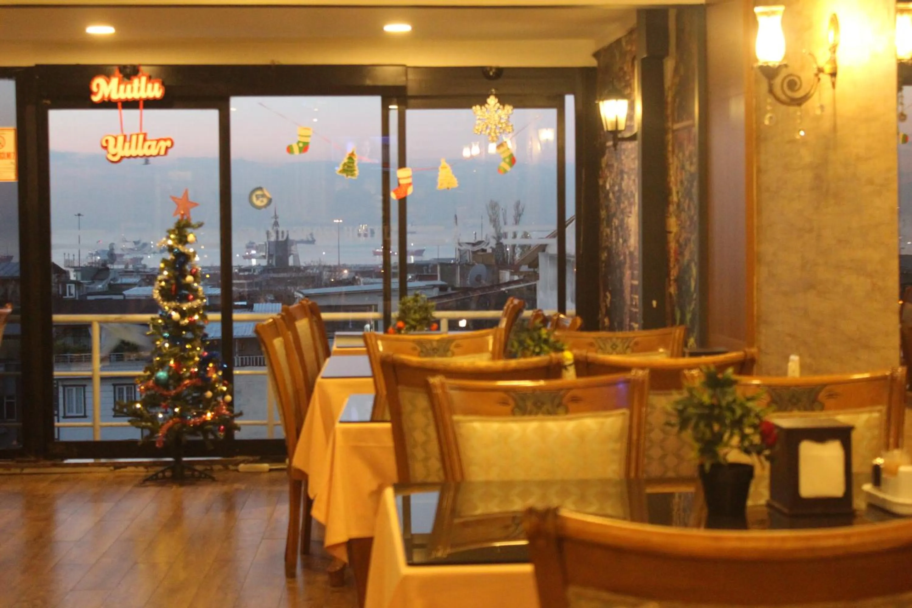 Banquet/Function facilities in GROSS HOTEL