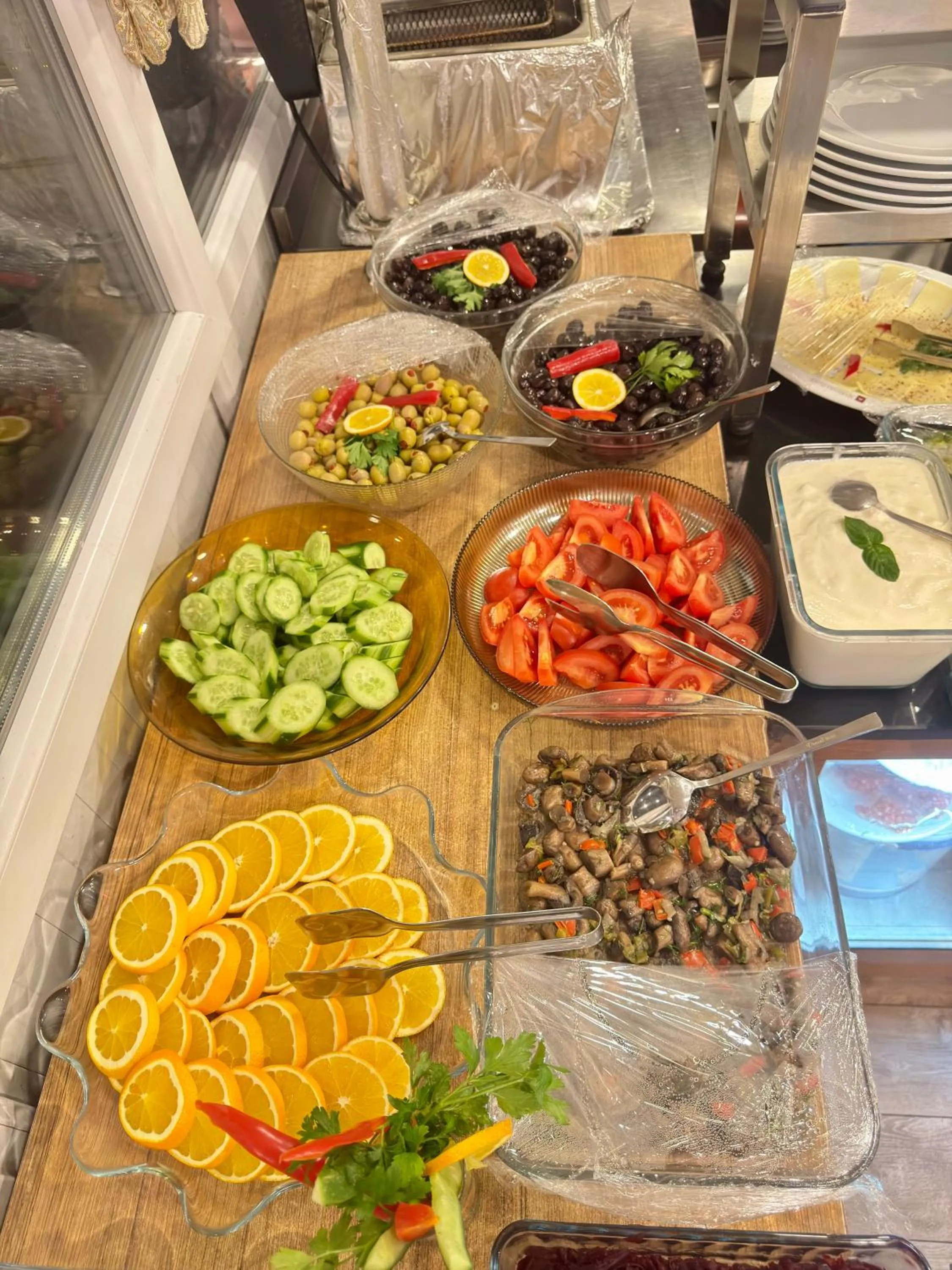 Food and drinks in GROSS HOTEL