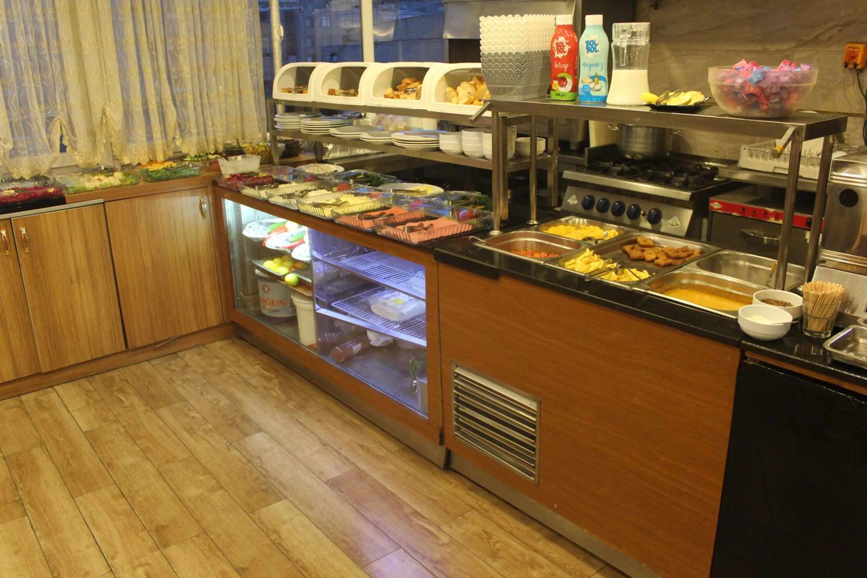 Coffee/tea facilities in GROSS HOTEL