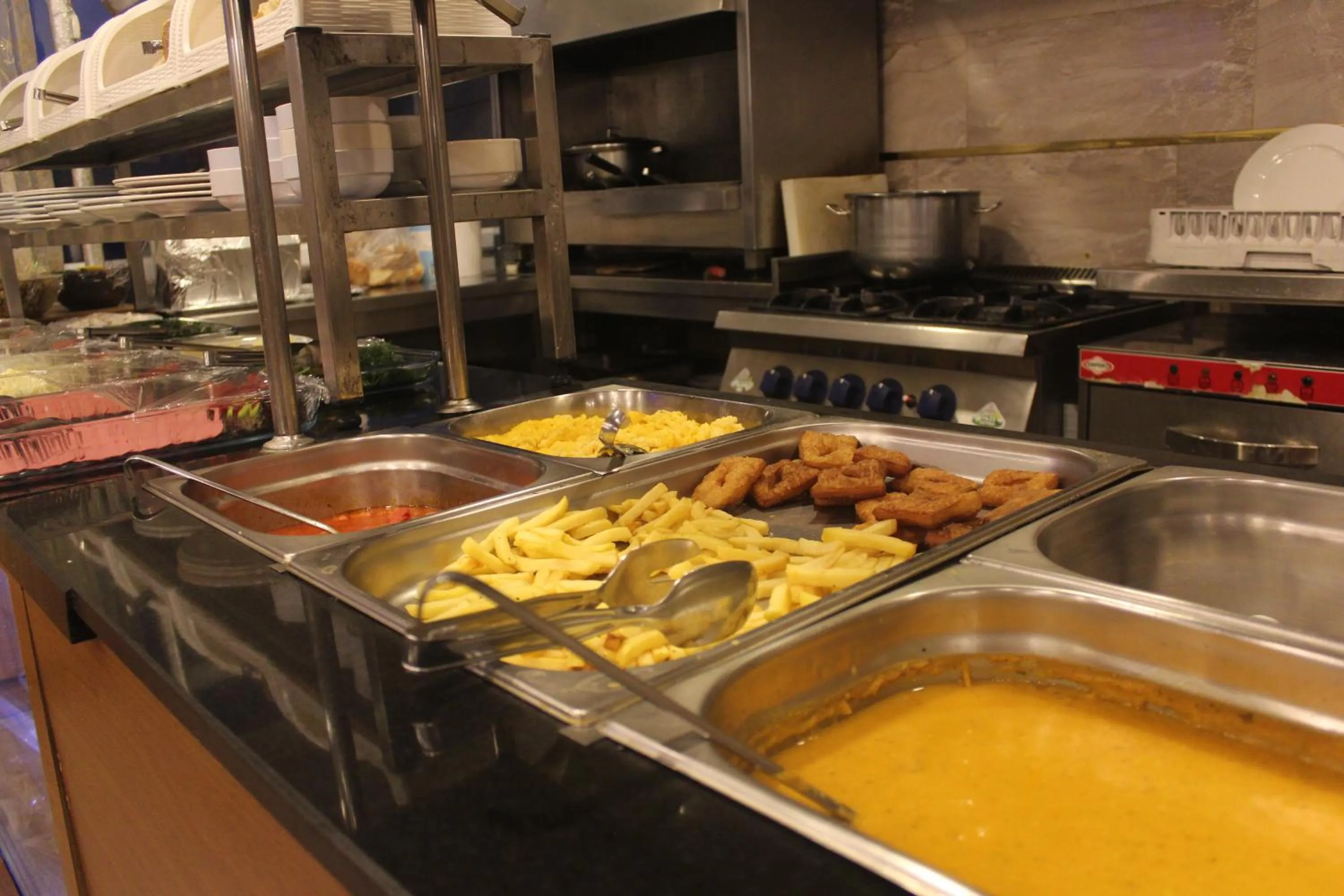 Food and drinks in GROSS HOTEL