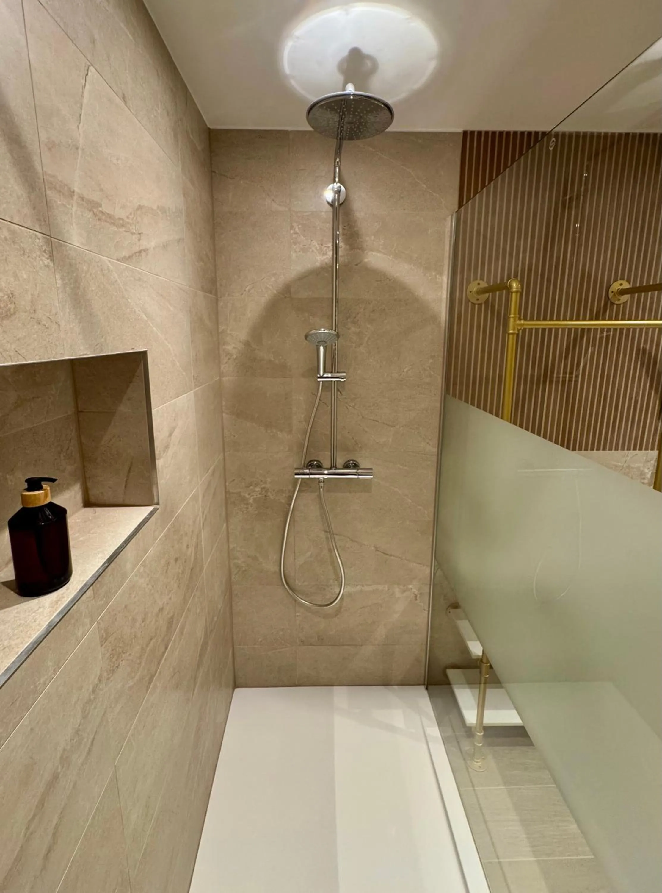 Shower in Hotel de Maître de Vaughan