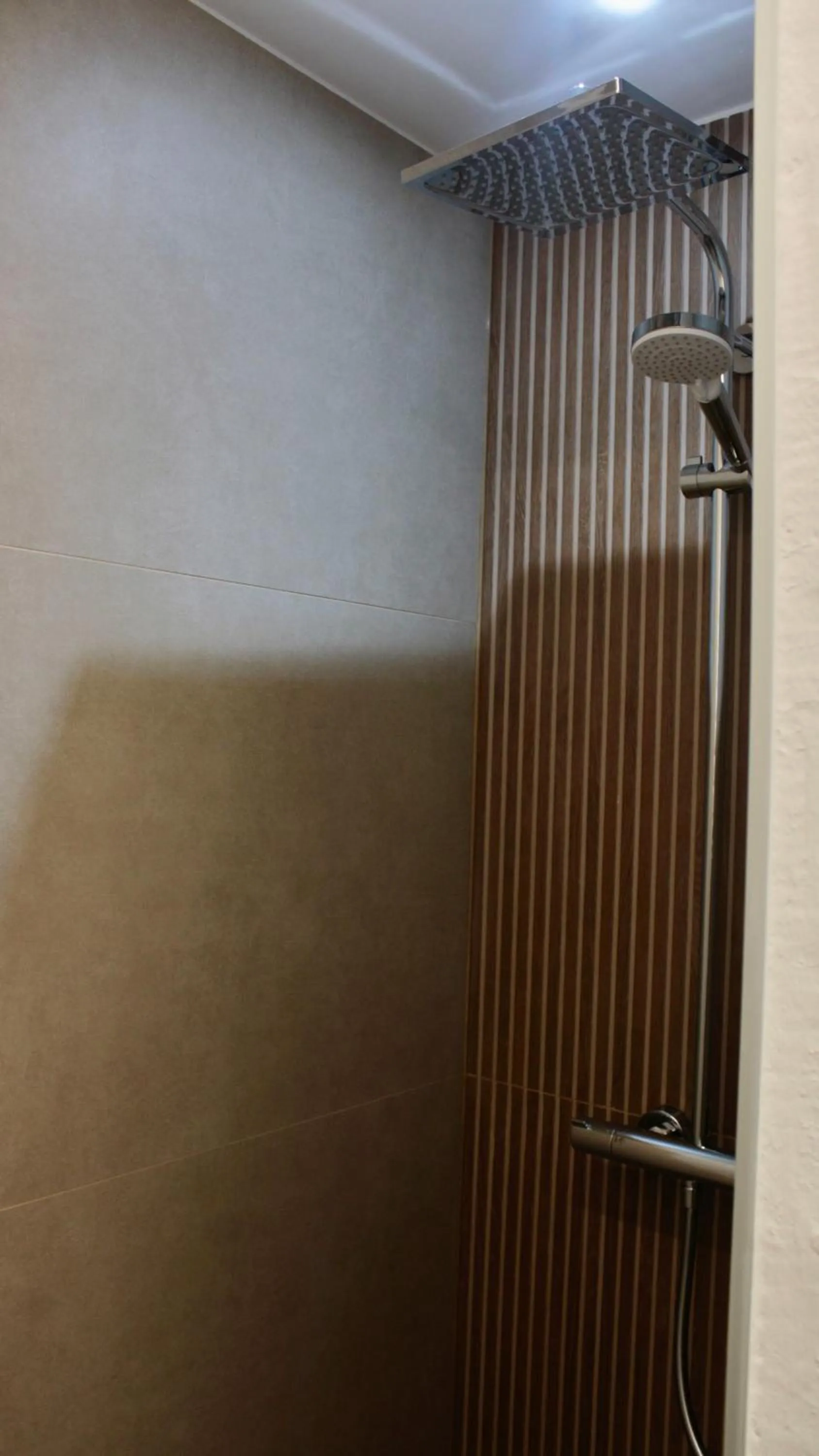 Shower in Hotel de Maître de Vaughan