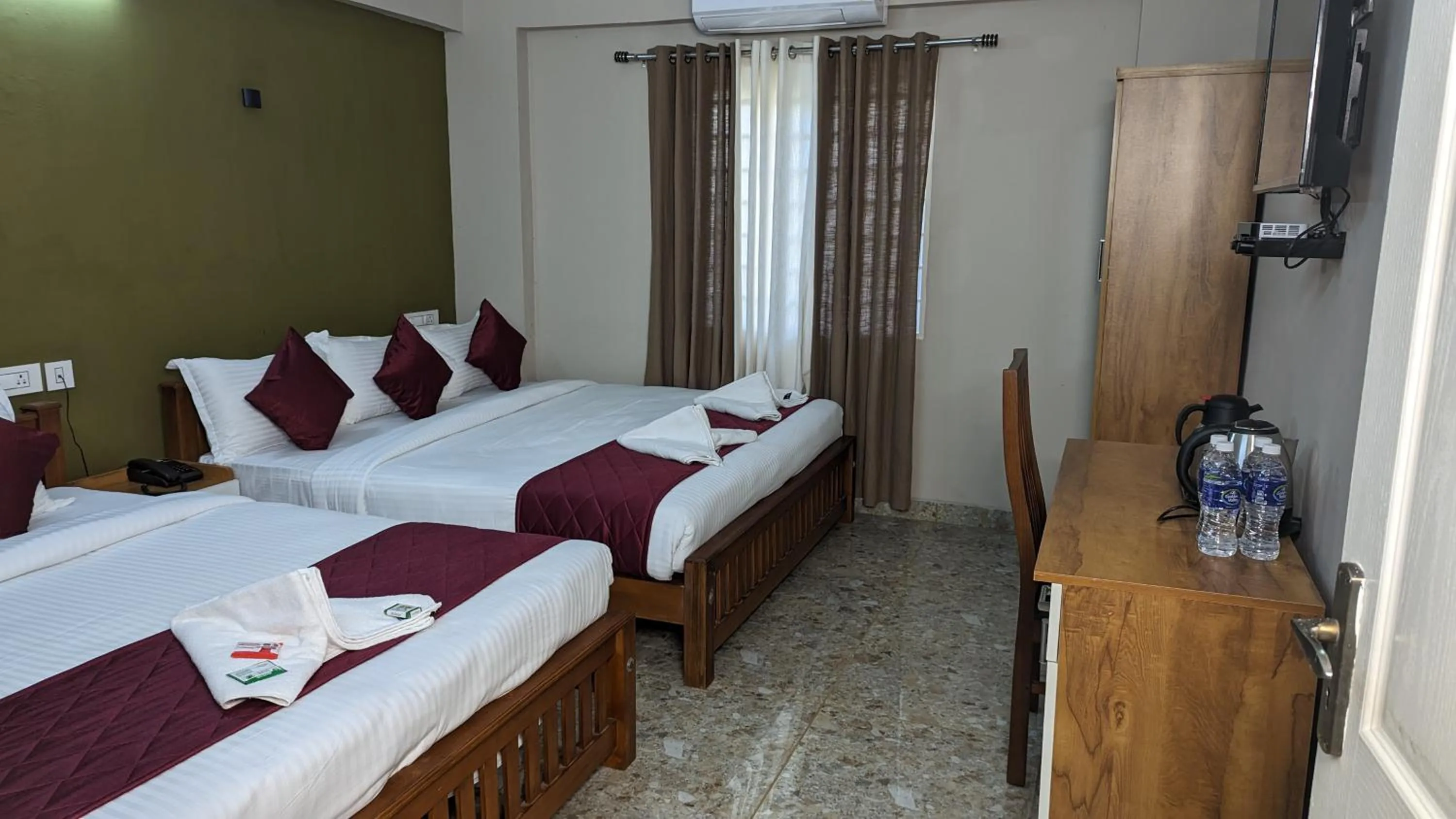 Bed in Dreams Paradise Airport Residency