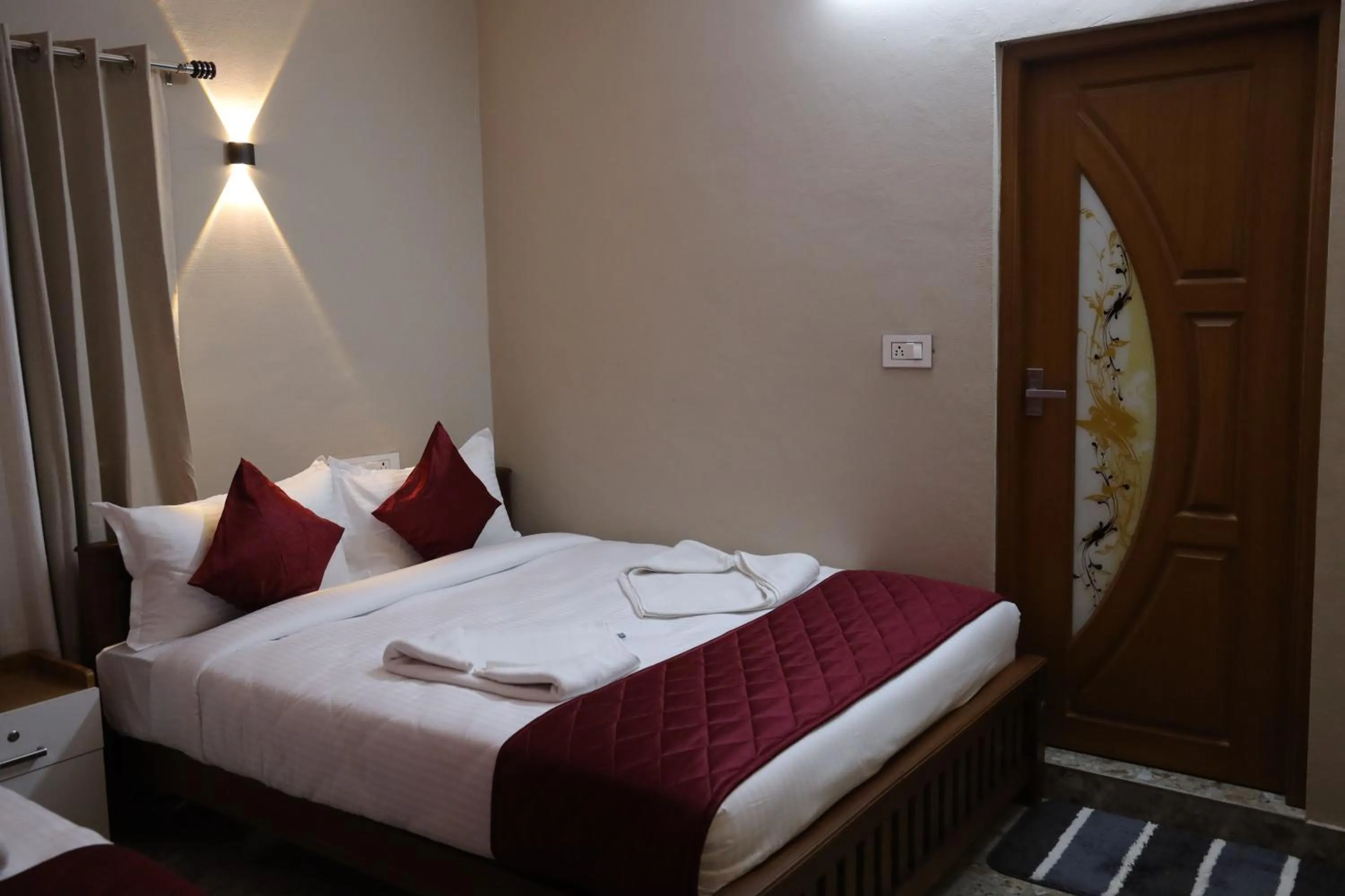 Bed in Dreams Paradise Airport Residency