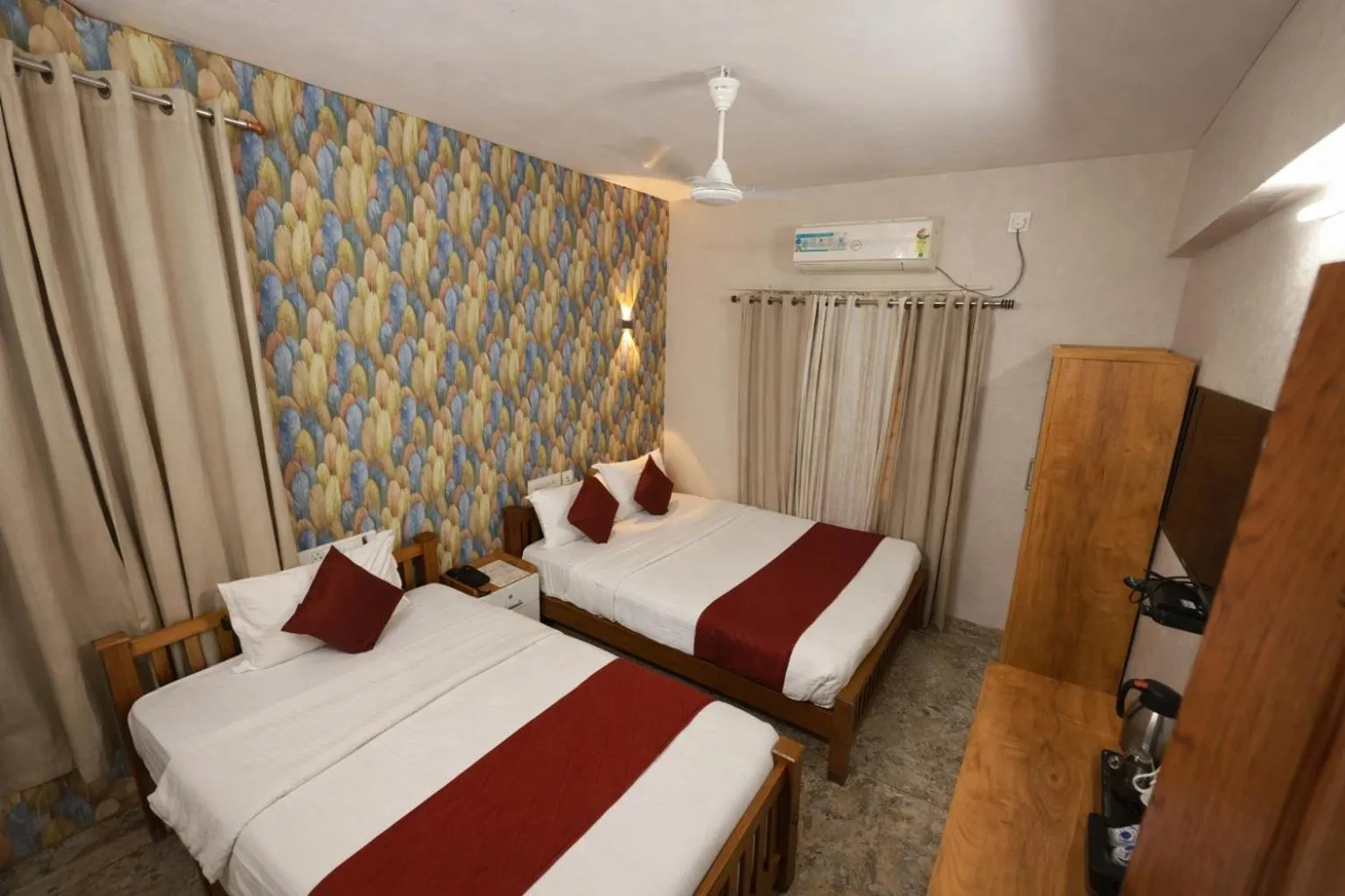 Bed in Dreams Paradise Airport Residency