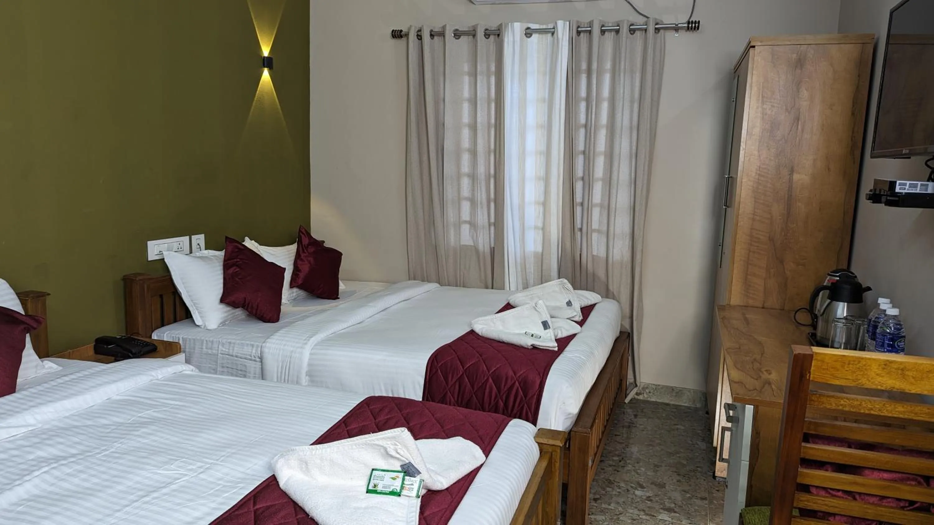 Bed in Dreams Paradise Airport Residency