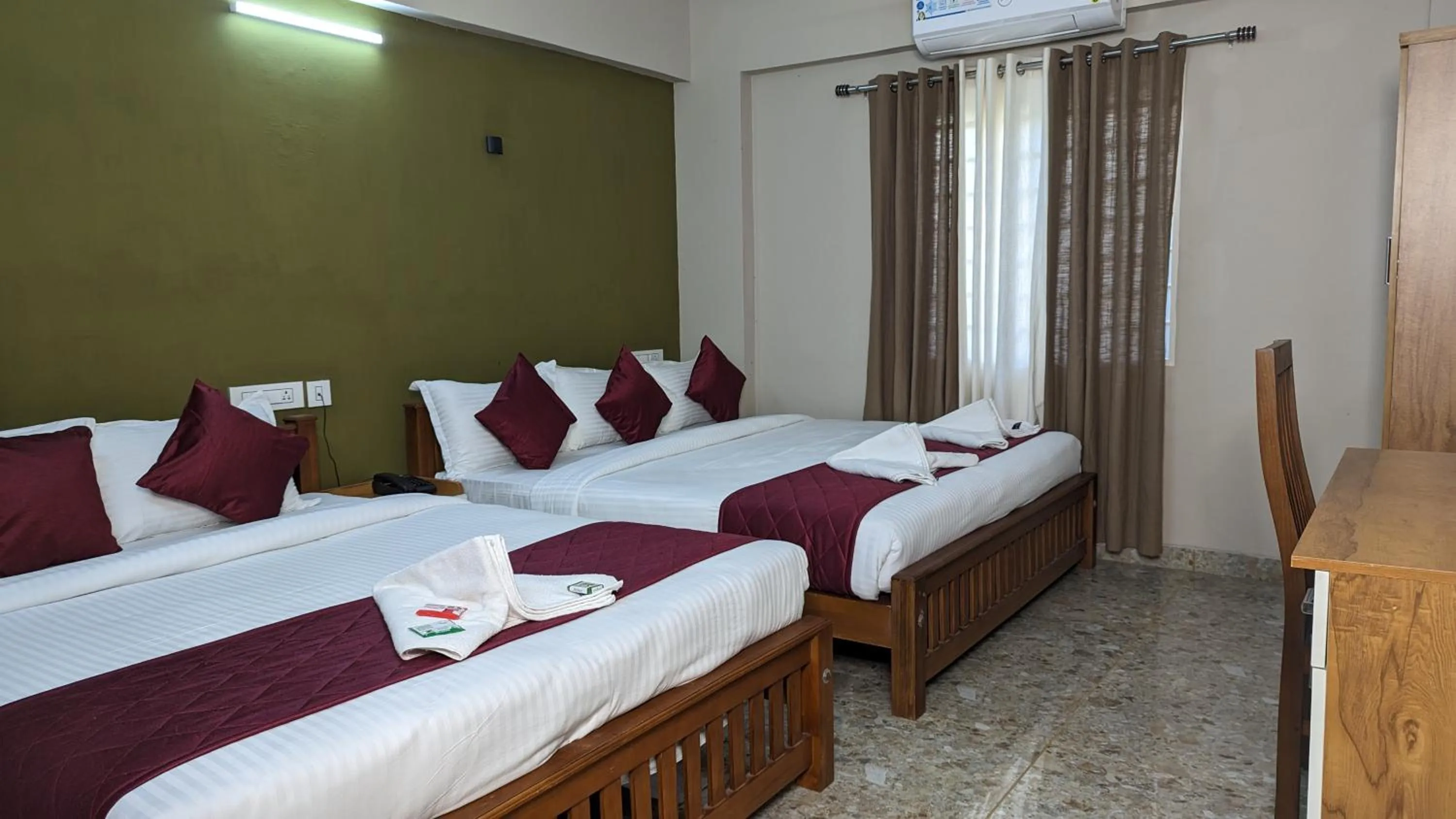 Bed in Dreams Paradise Airport Residency