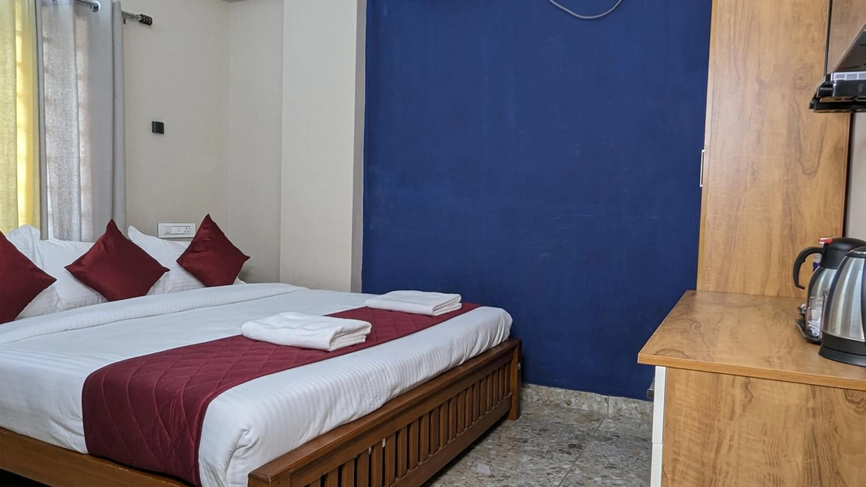 Bed in Dreams Paradise Airport Residency