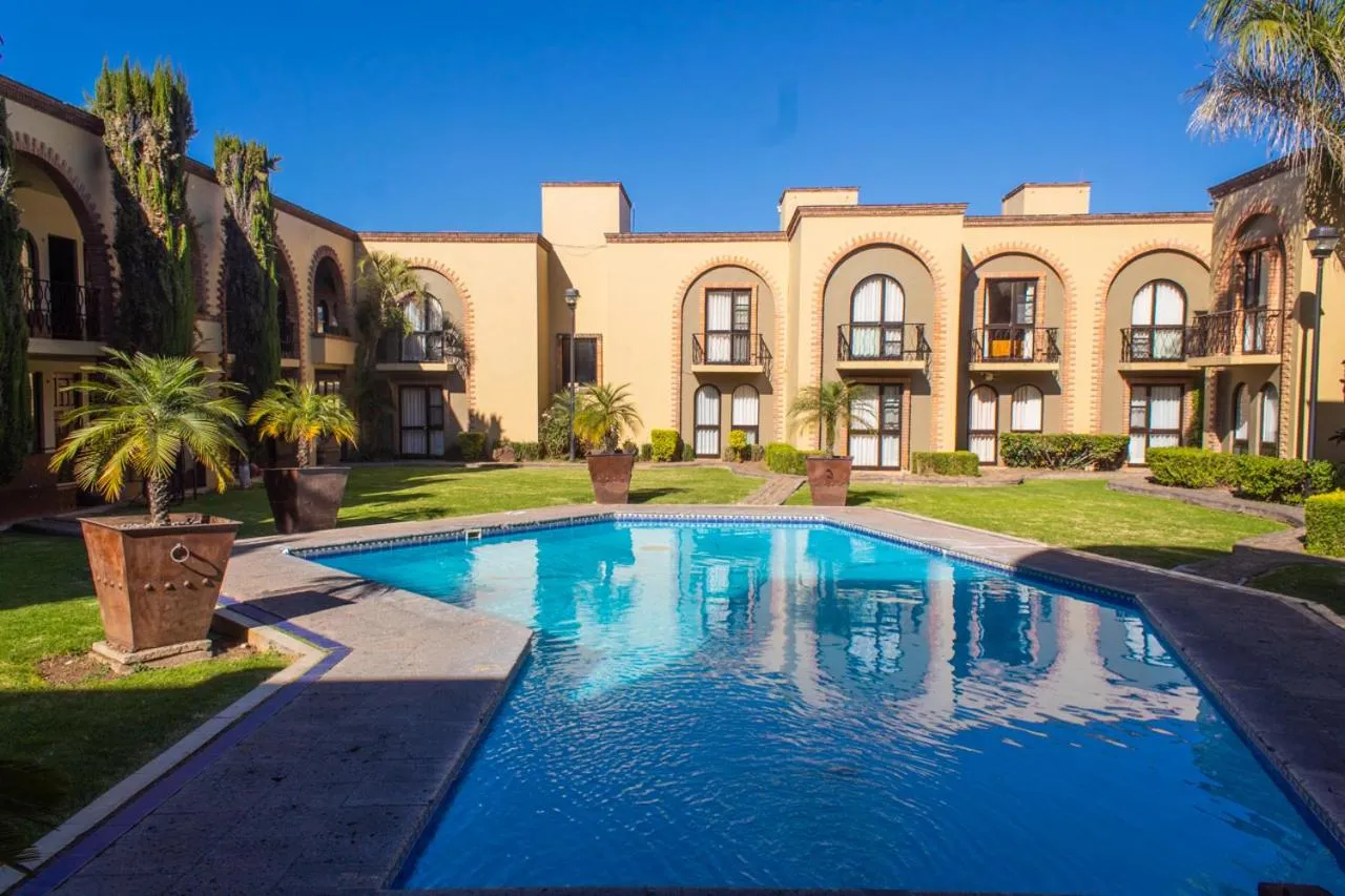 Swimming pool in Hotel Villa Capri