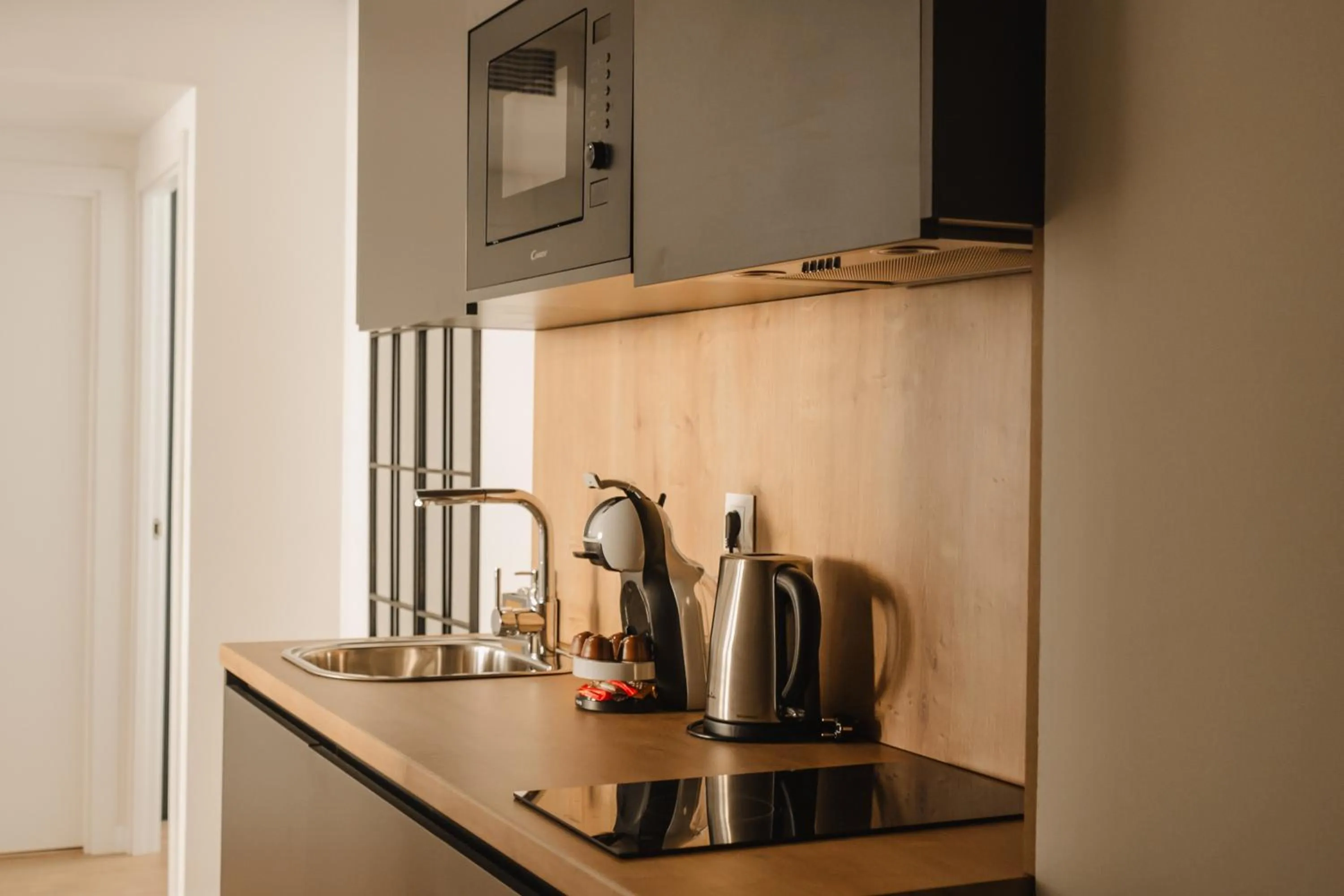 Coffee/tea facilities in esZentrico Suites Jerez