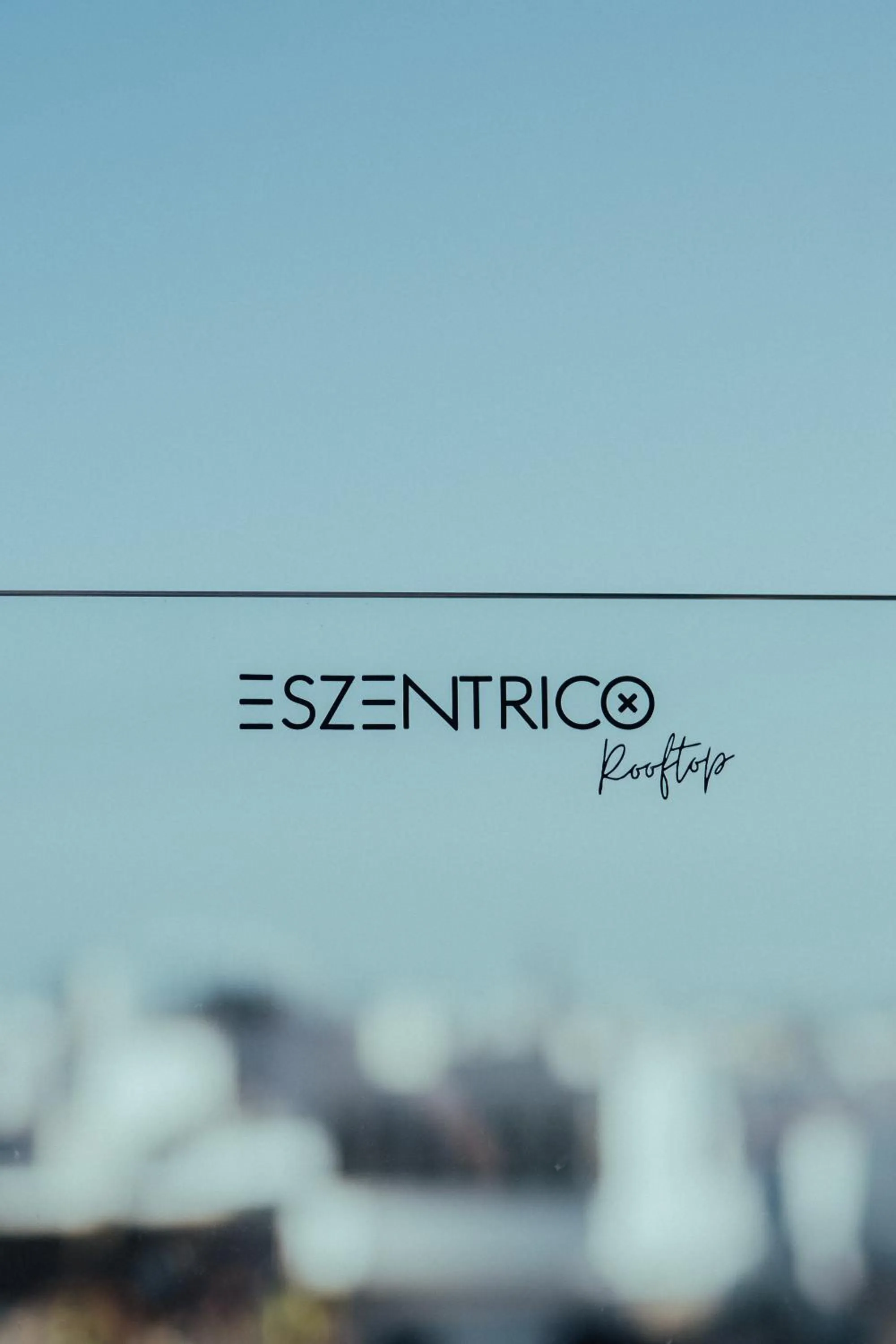 Property logo or sign in esZentrico Suites Jerez