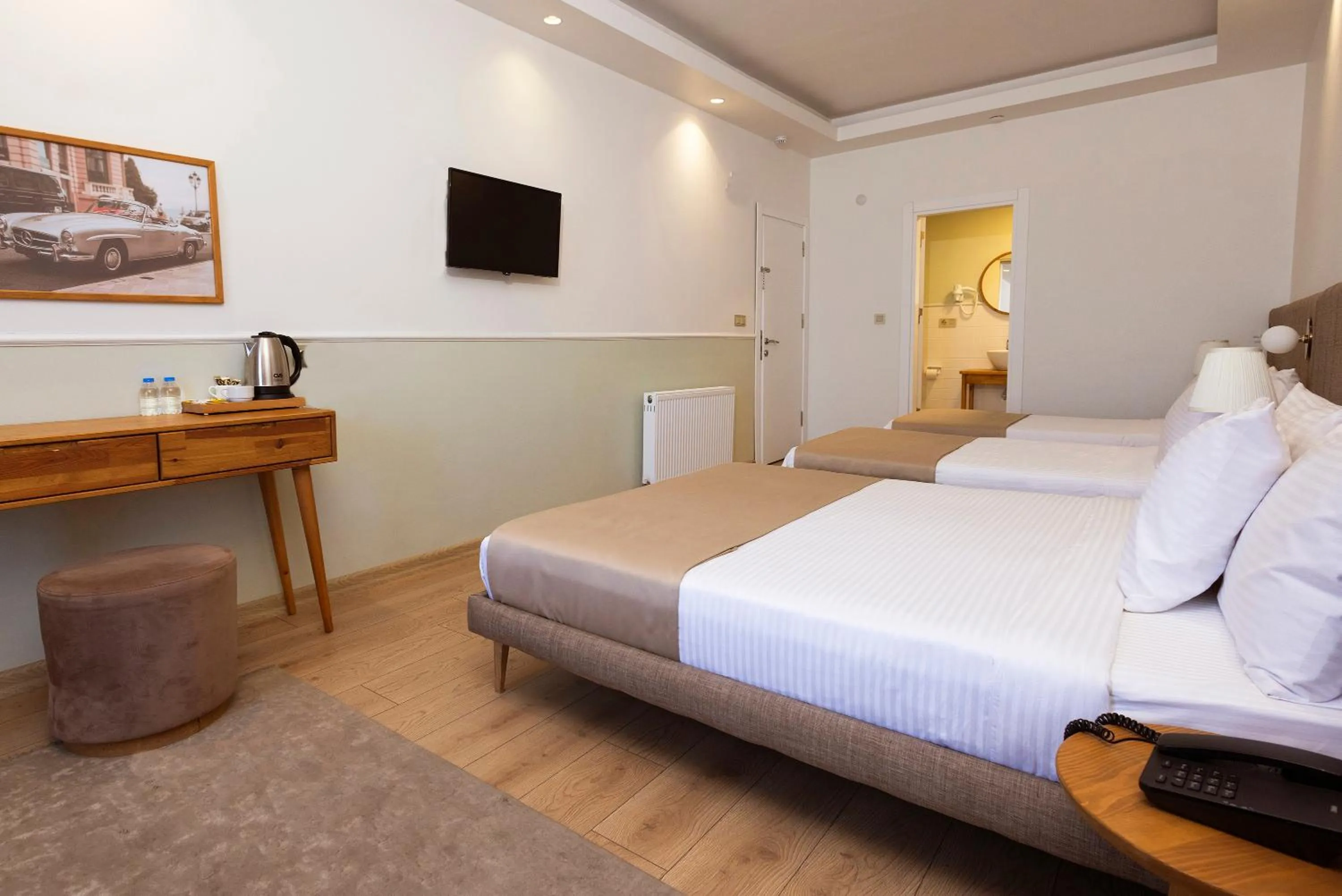 Bed in Meshk Airport Hotel